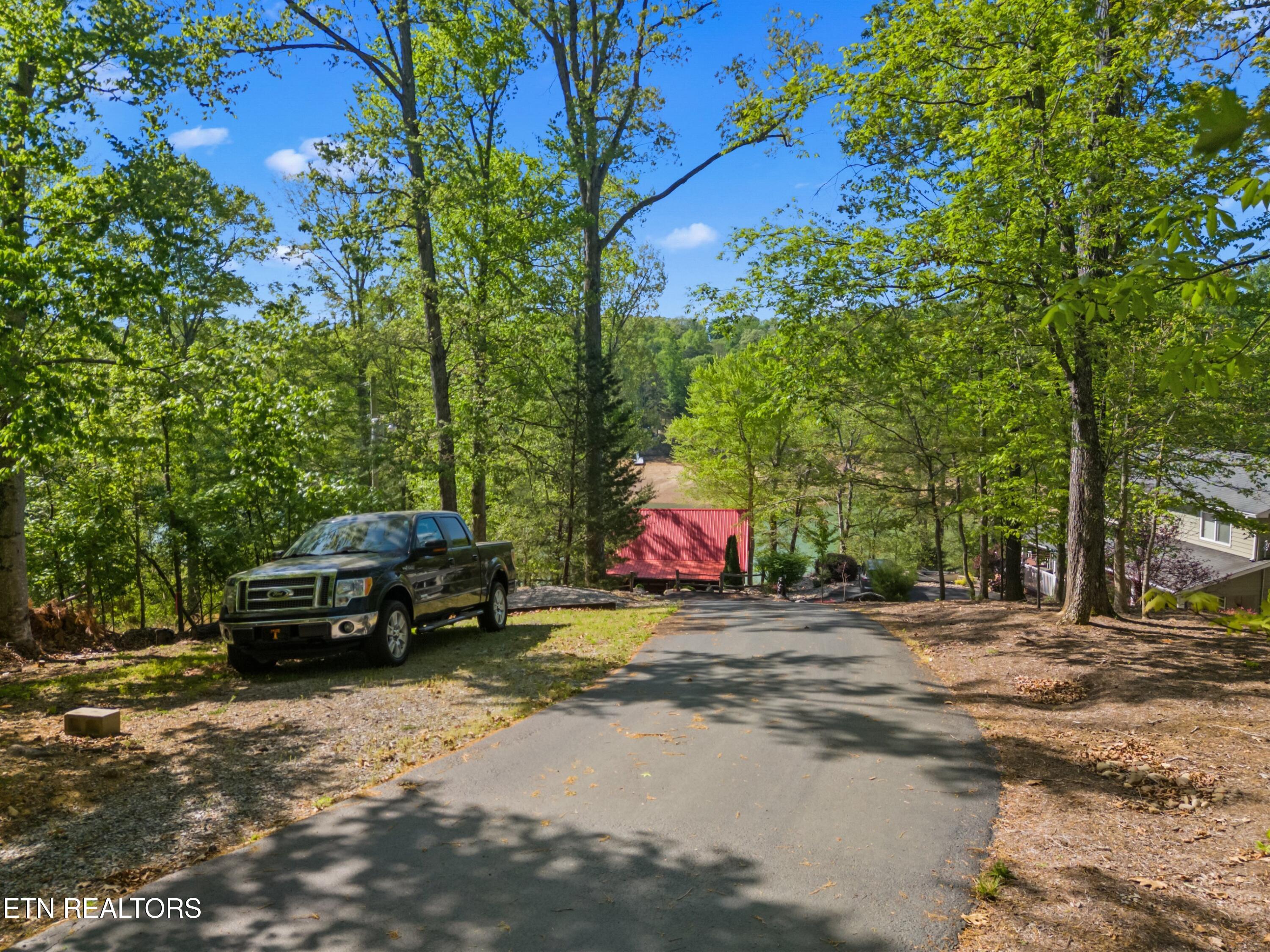1055 Dean Circle Dandridge TN 37725