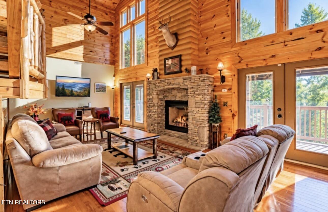 1340 Zachary Thomas Sevierville TN 37876