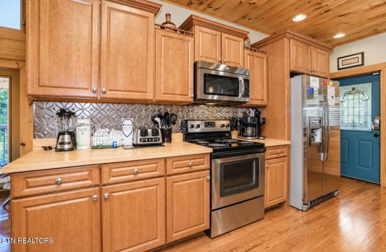 1340 Zachary Thomas Sevierville TN 37876