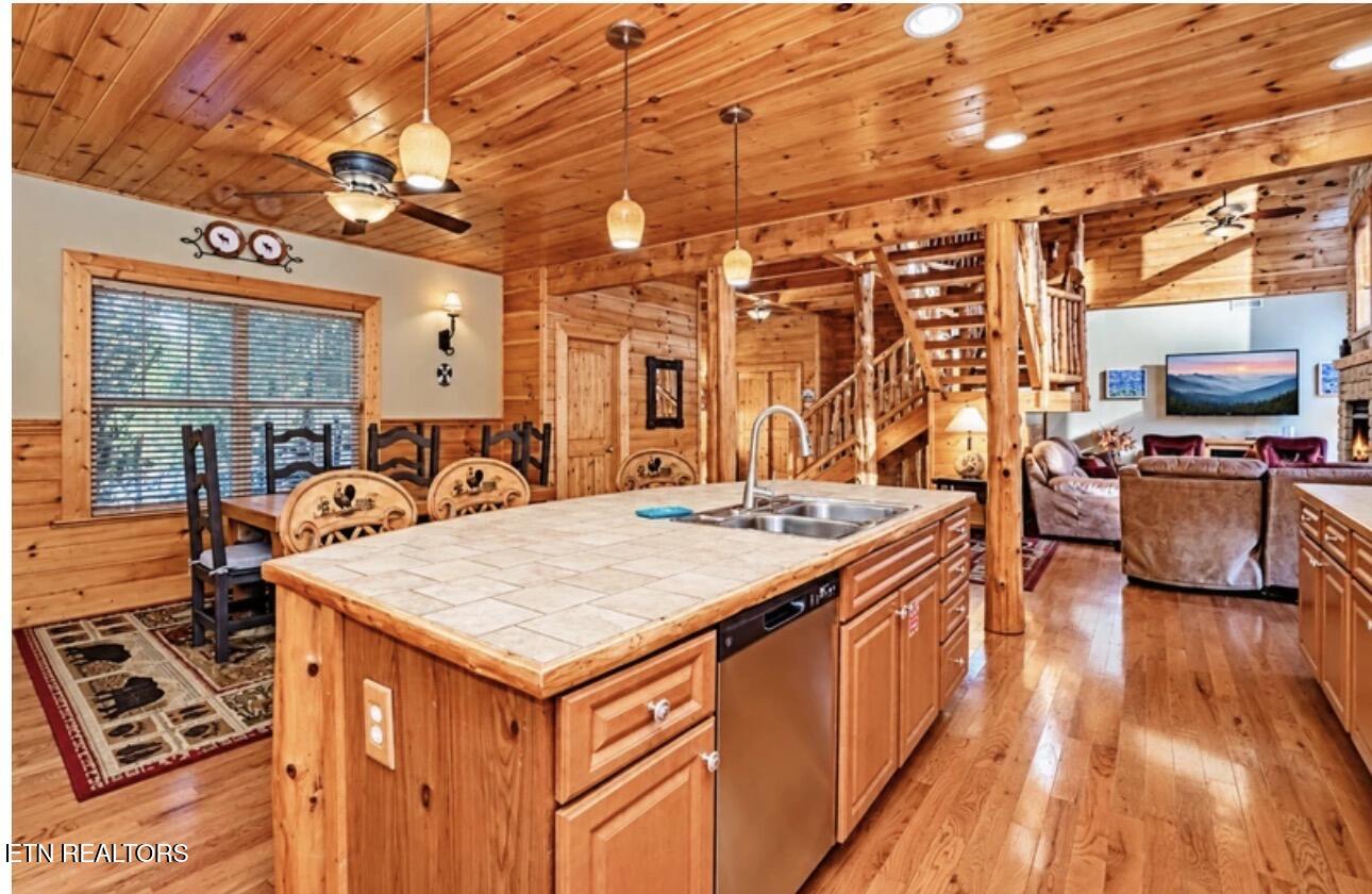 1340 Zachary Thomas Sevierville TN 37876