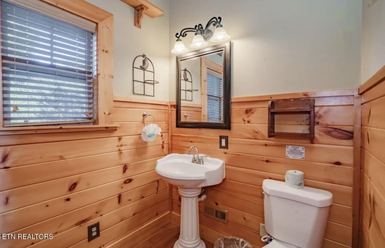 1340 Zachary Thomas Sevierville TN 37876