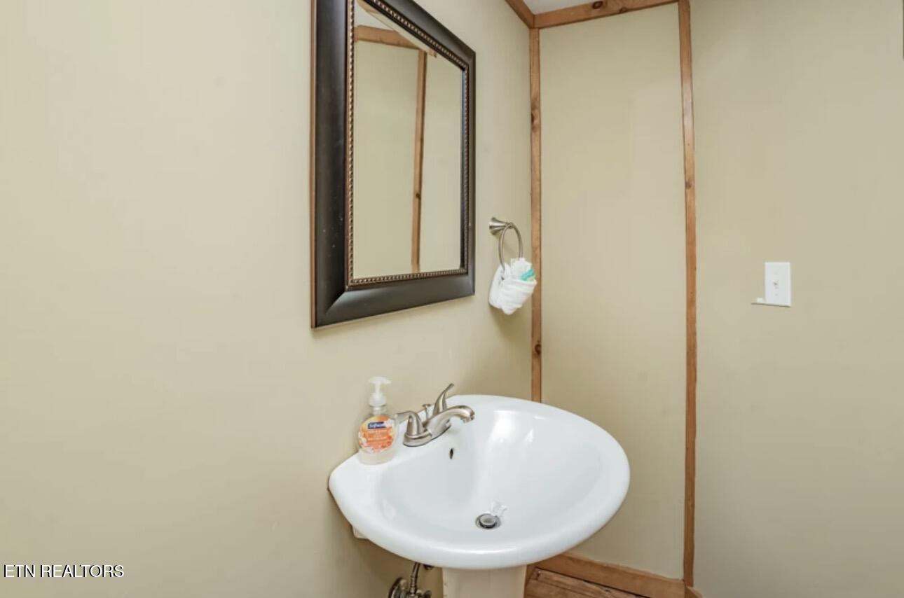 1340 Zachary Thomas Sevierville TN 37876