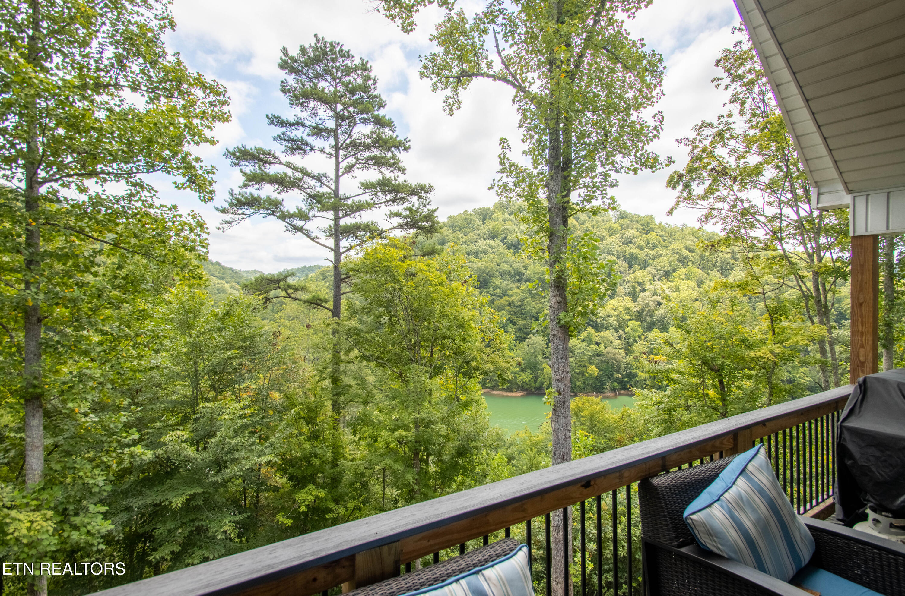 734 Waterfront Trail Lafollette TN 37766