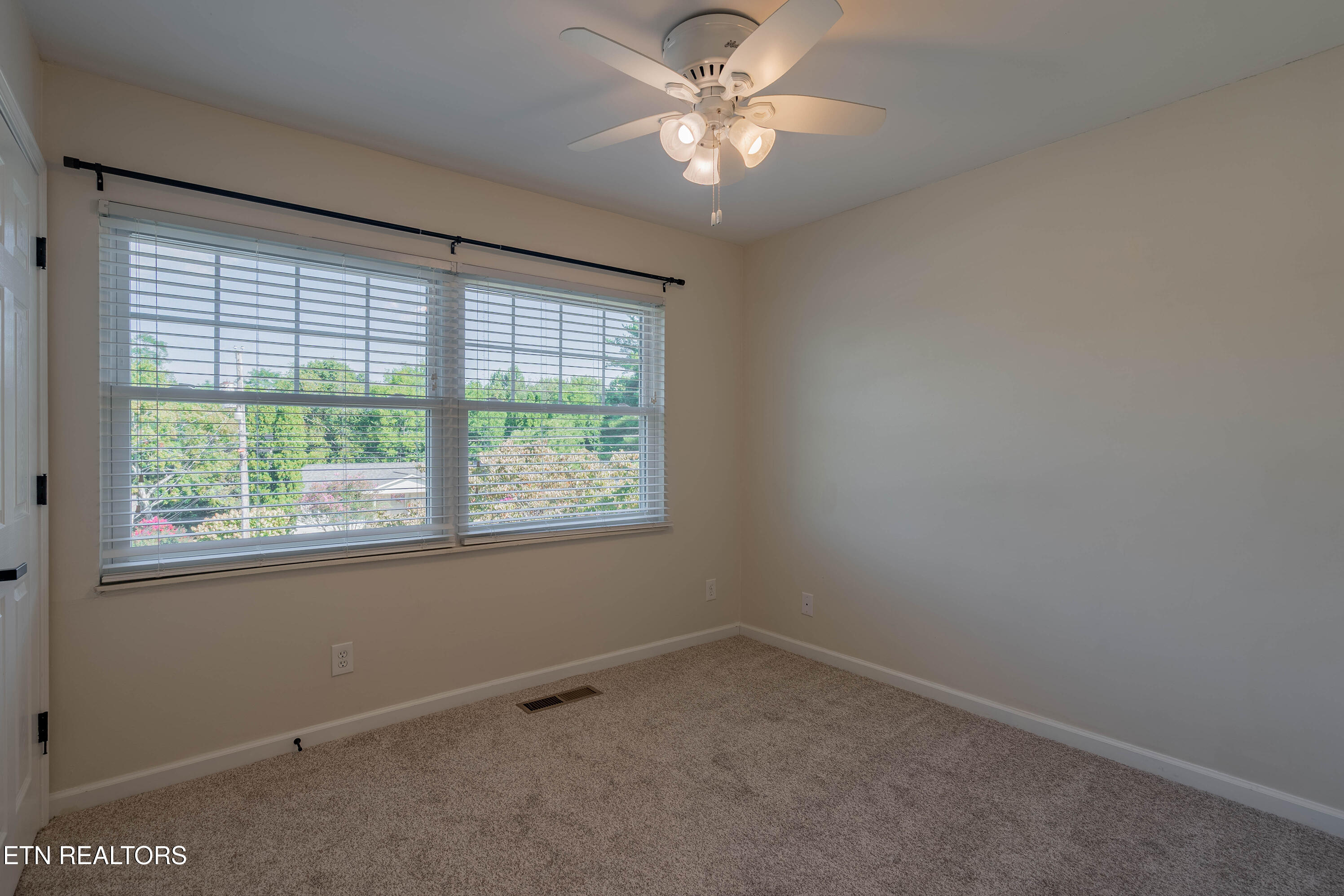 1324 Chipwood Circle Knoxville TN 37932