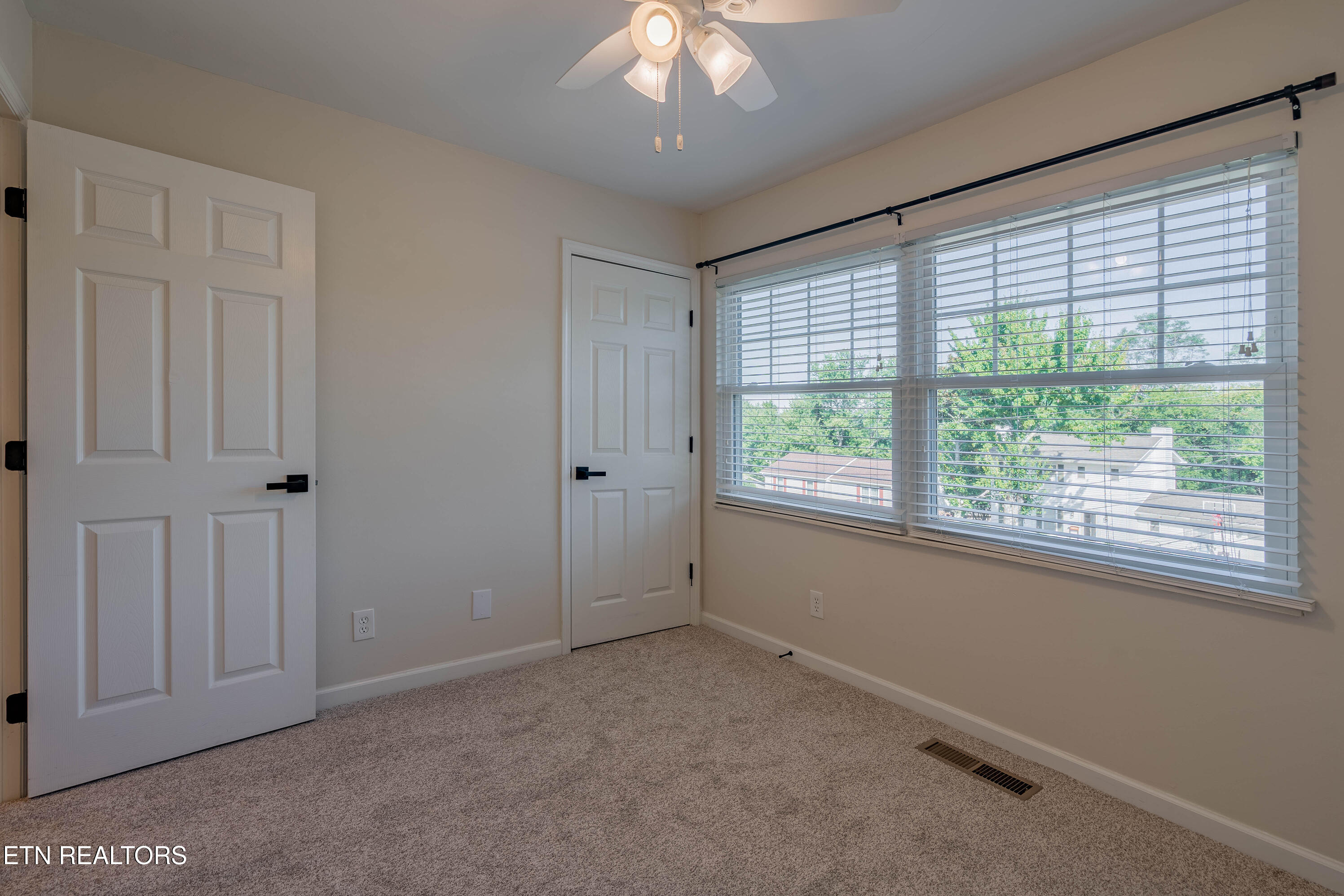 1324 Chipwood Circle Knoxville TN 37932
