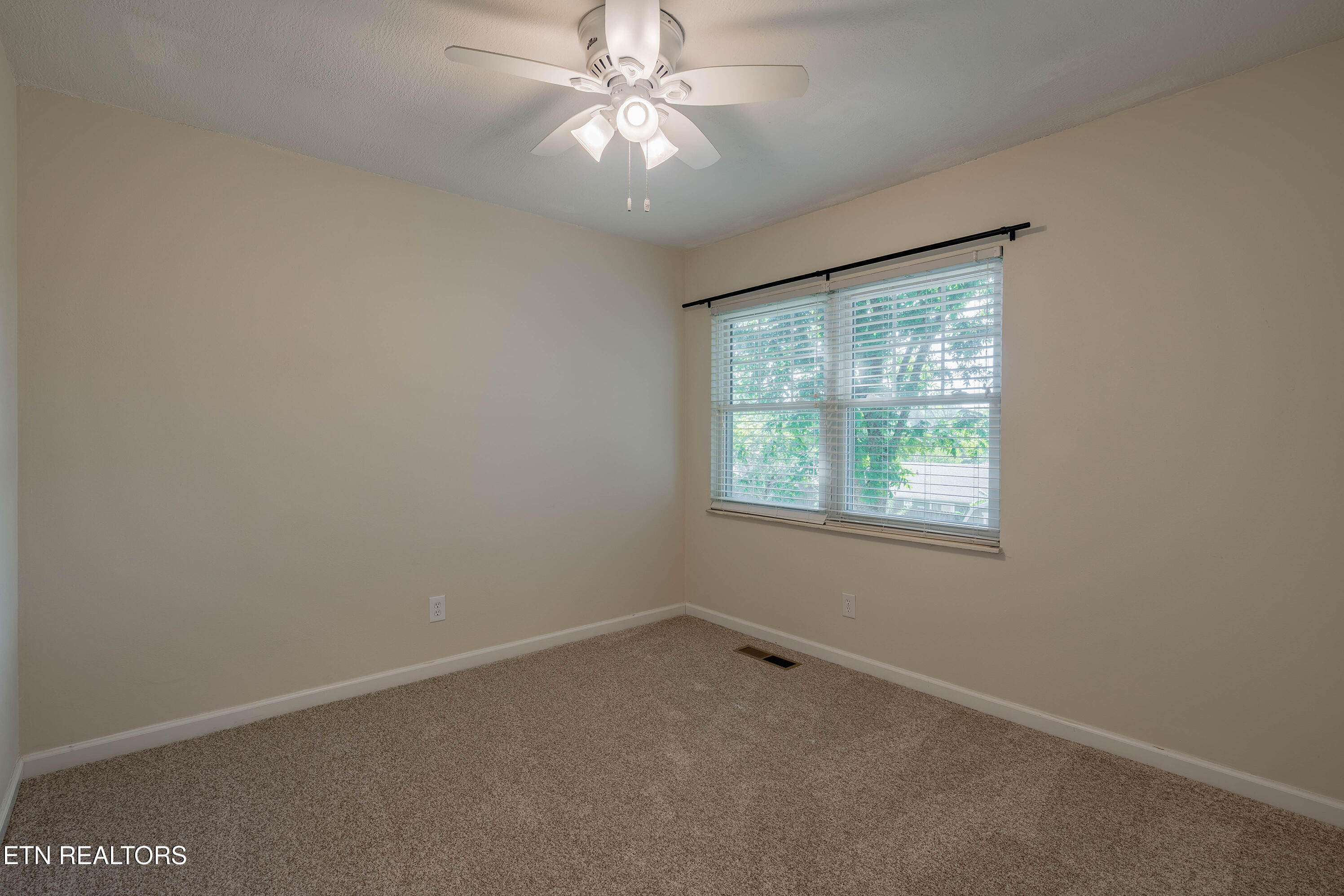 1324 Chipwood Circle Knoxville TN 37932