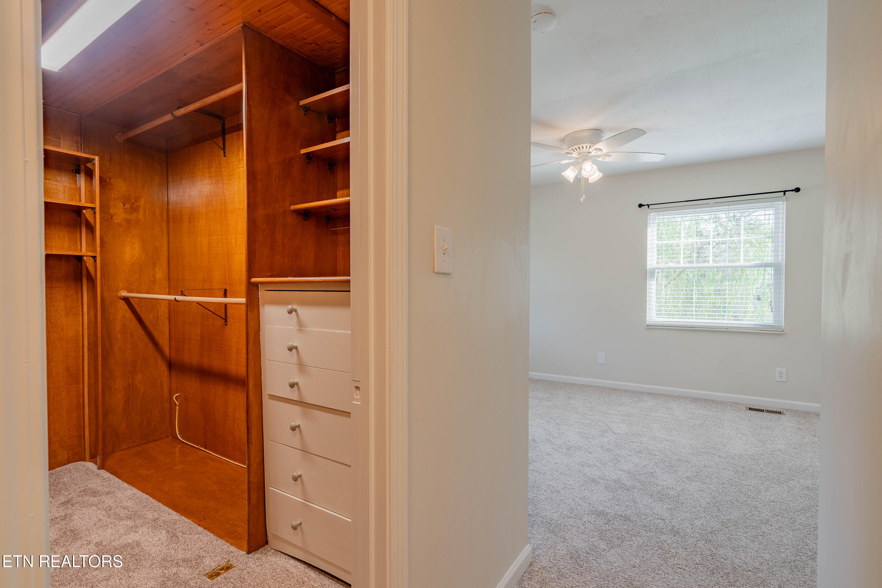 1324 Chipwood Circle Knoxville TN 37932
