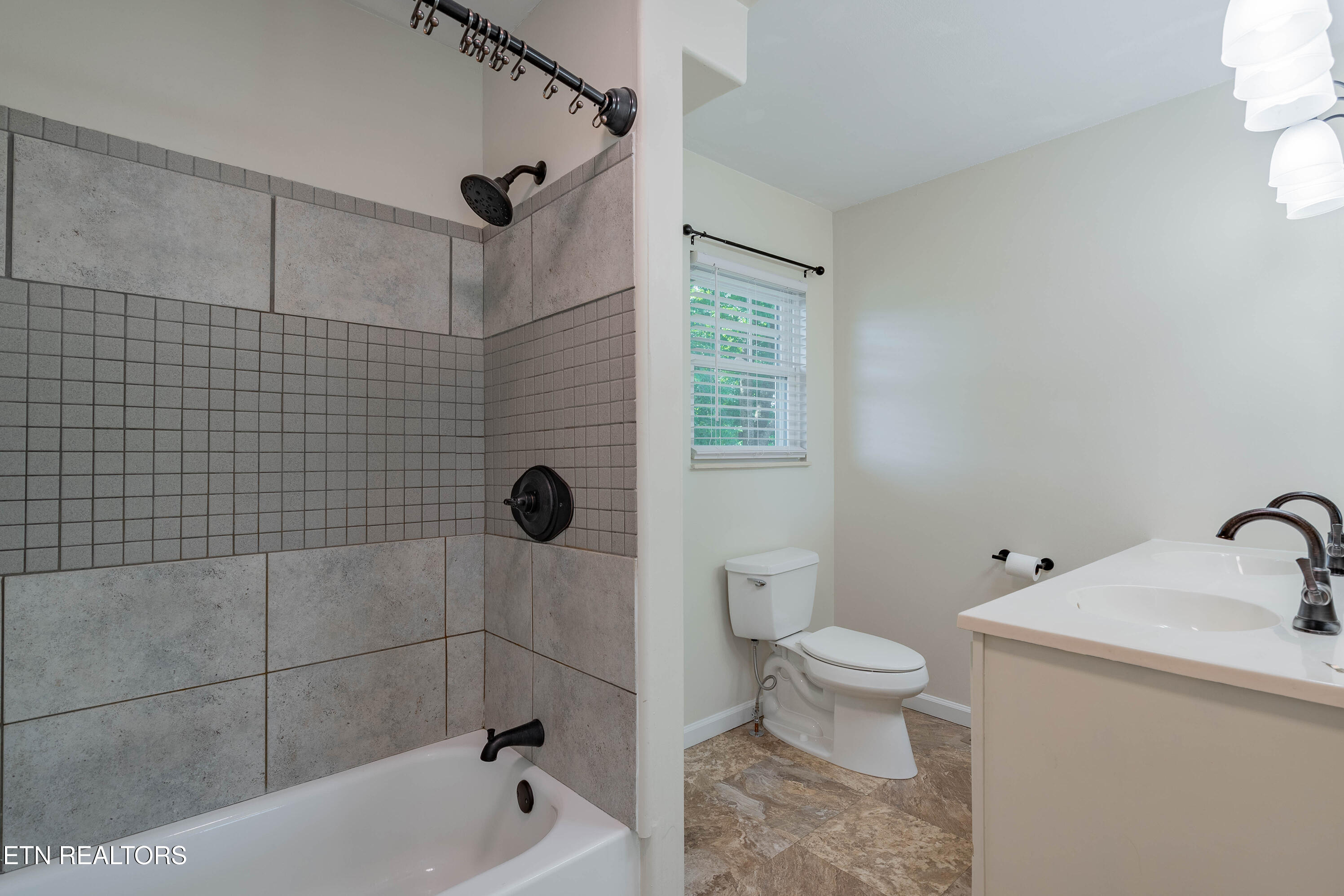 1324 Chipwood Circle Knoxville TN 37932
