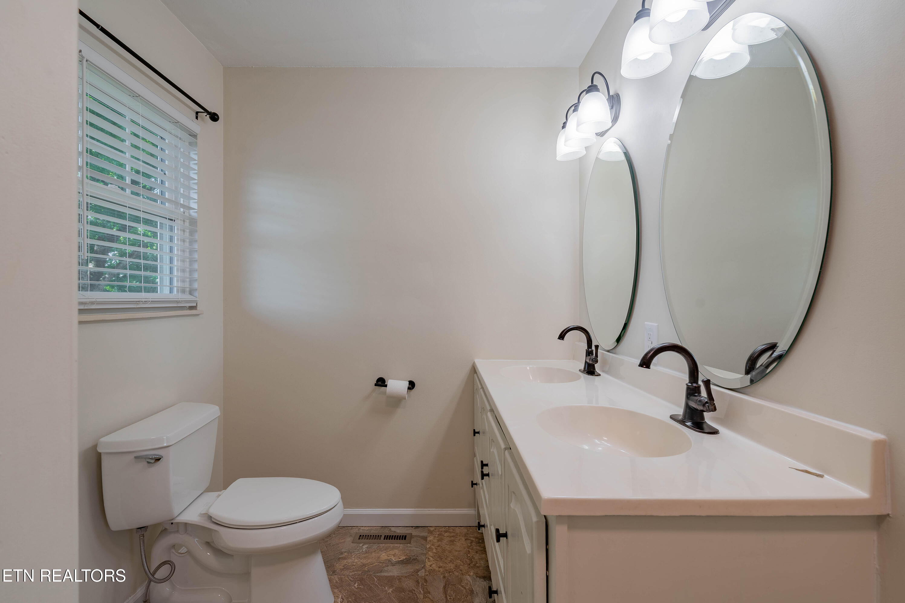 1324 Chipwood Circle Knoxville TN 37932