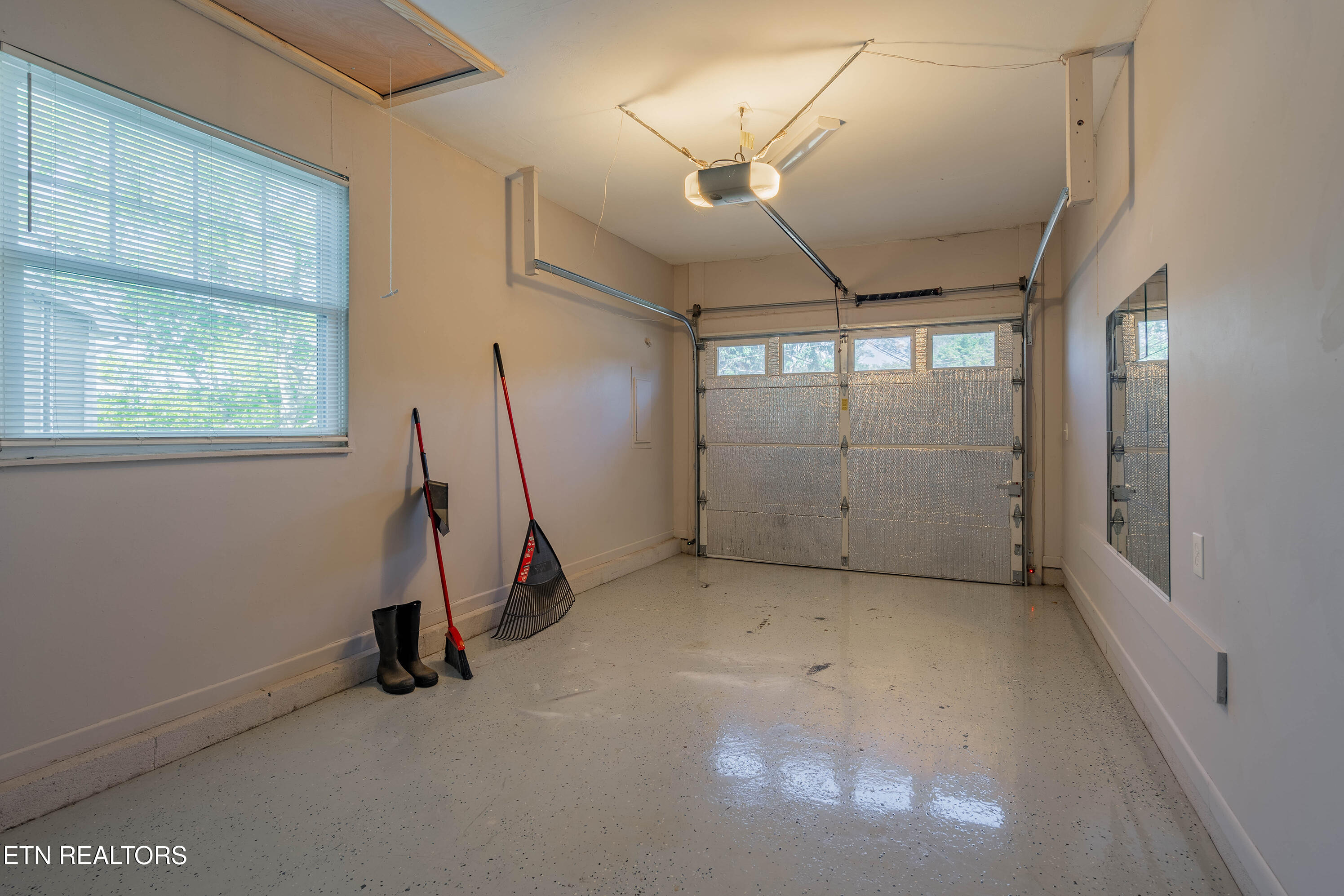 1324 Chipwood Circle Knoxville TN 37932