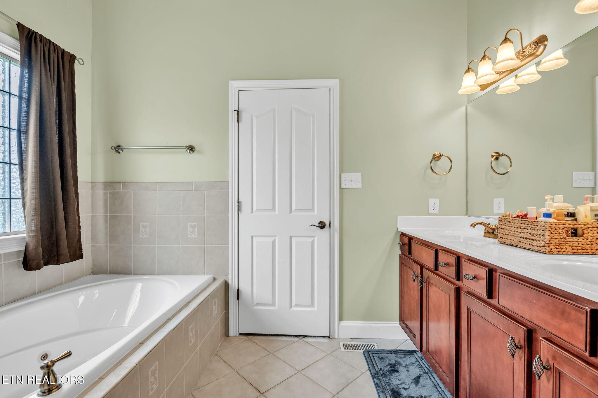 3260 Whispering Oaks Drive Knoxville TN 37938