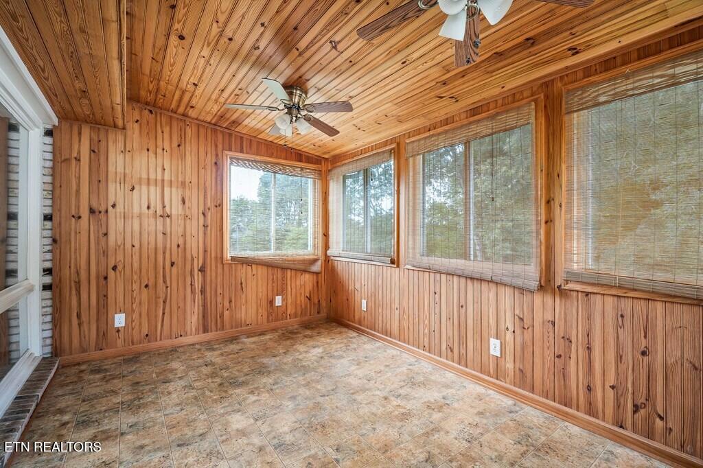 242 Oakland Drive Sparta TN 38583