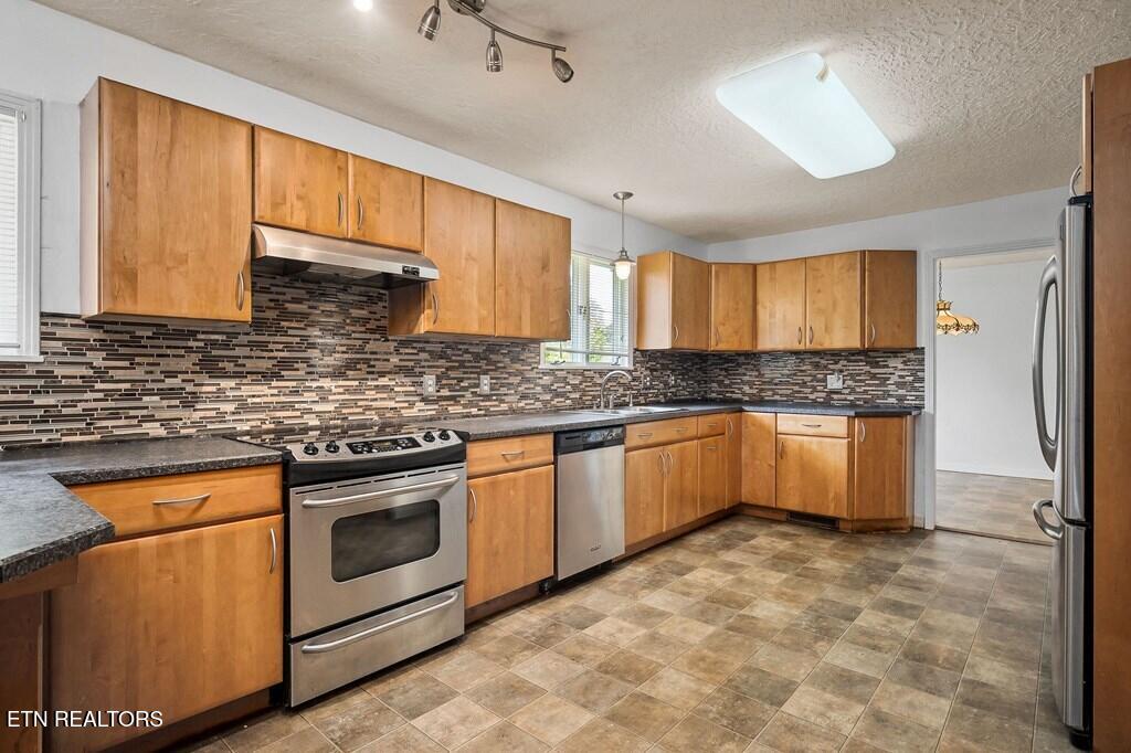 242 Oakland Drive Sparta TN 38583