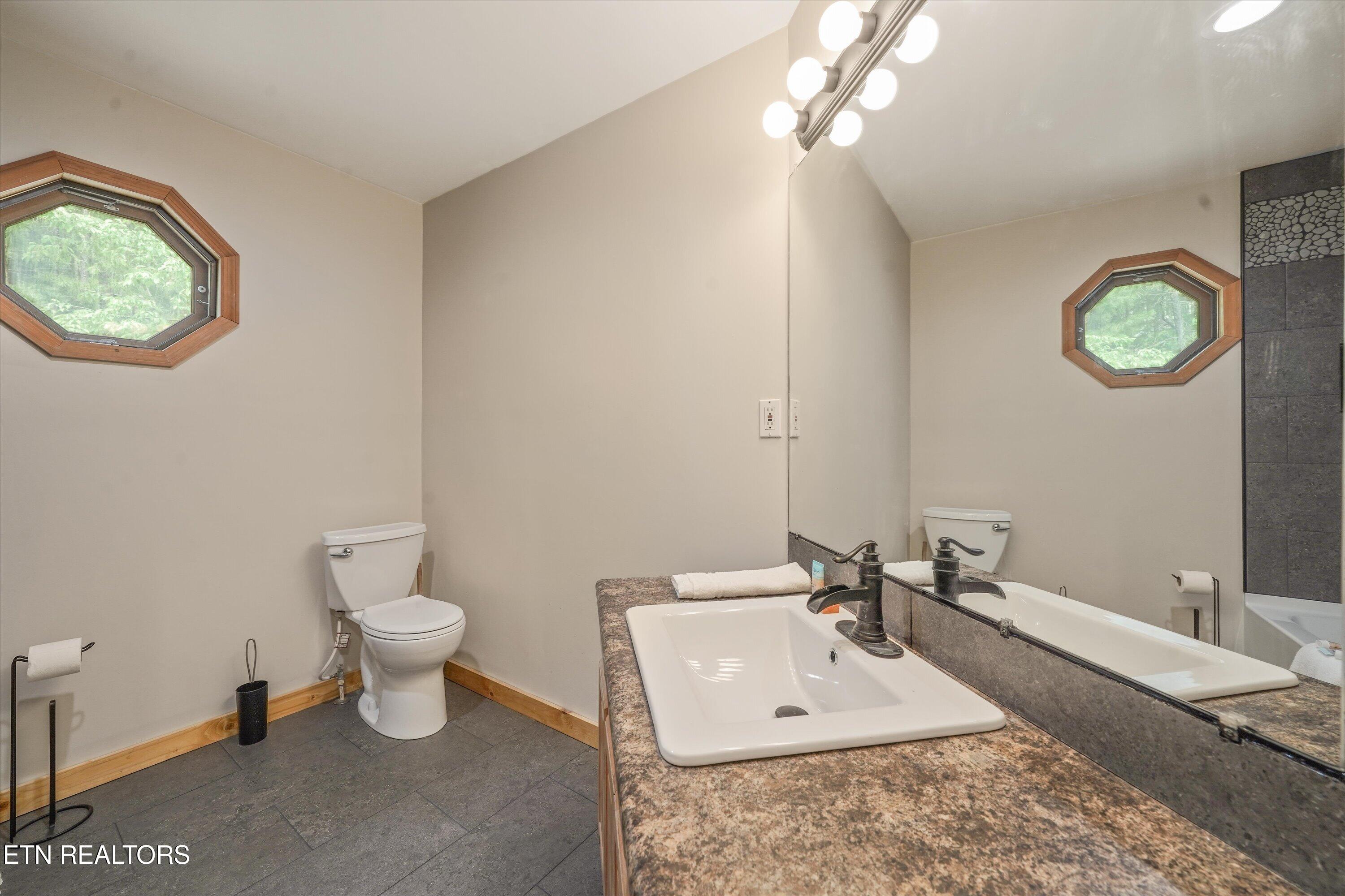 1534 Cherry Brook Drive Dandridge TN 37725