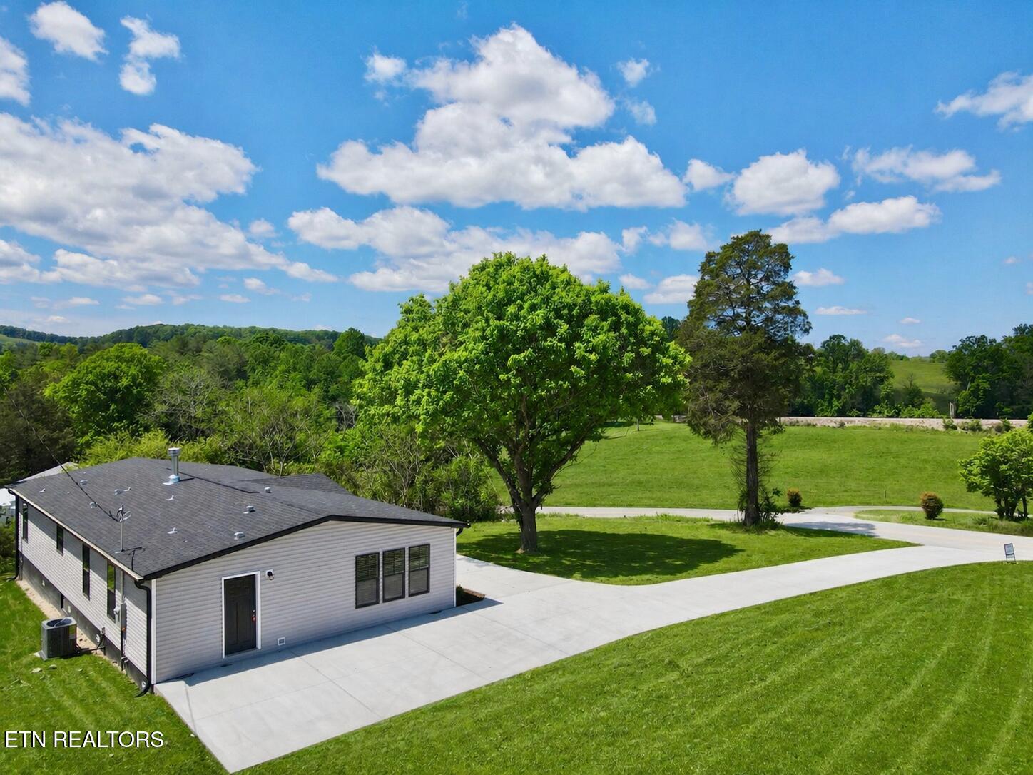 859 Straight Creek Road New Tazewell TN 37825