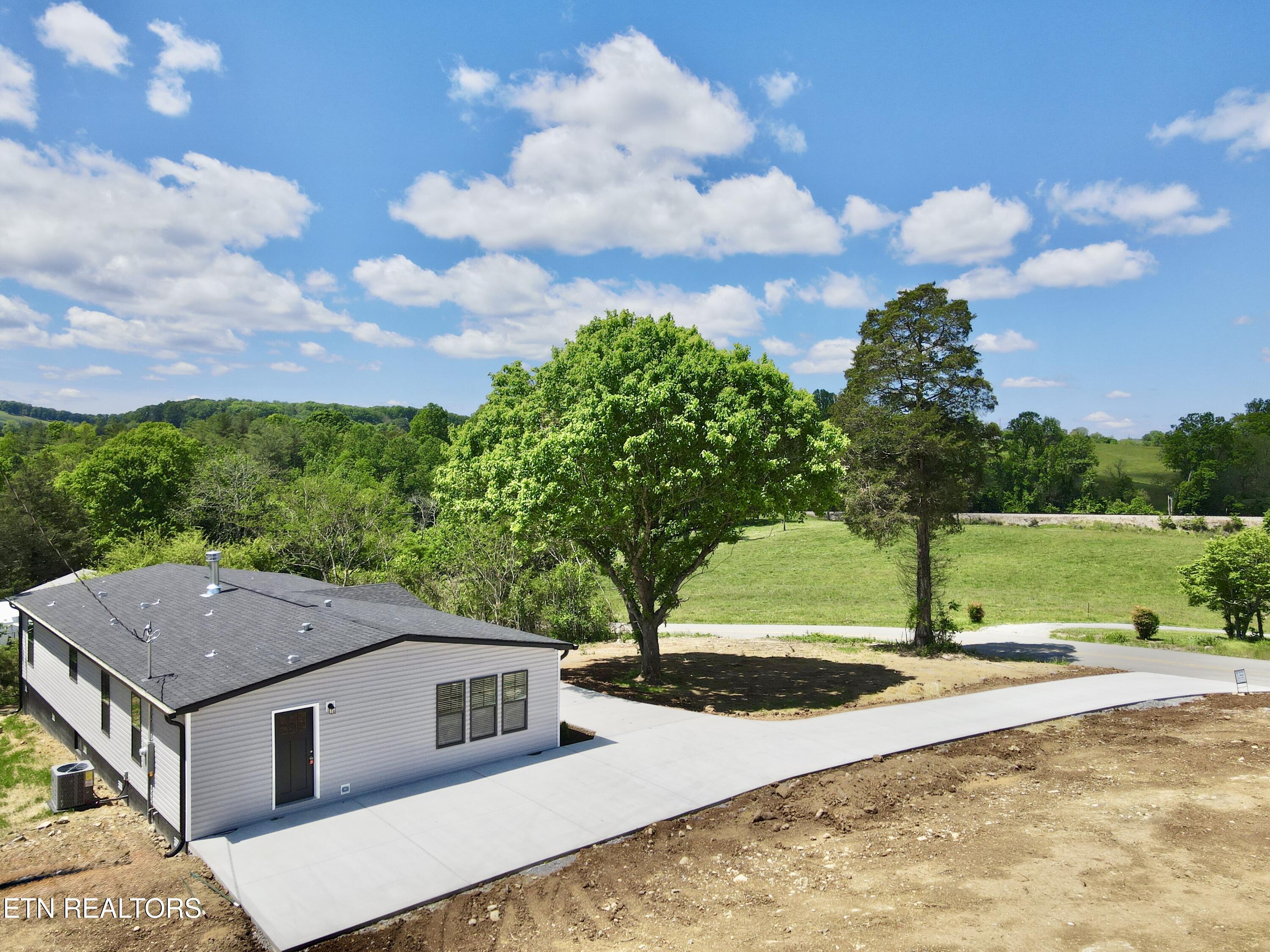 859 Straight Creek Road New Tazewell TN 37825