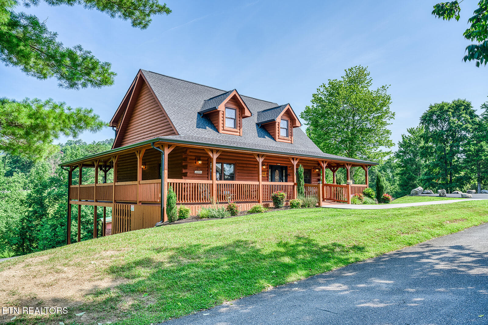 2028 Piney Overlook Lane Sevierville TN 37862