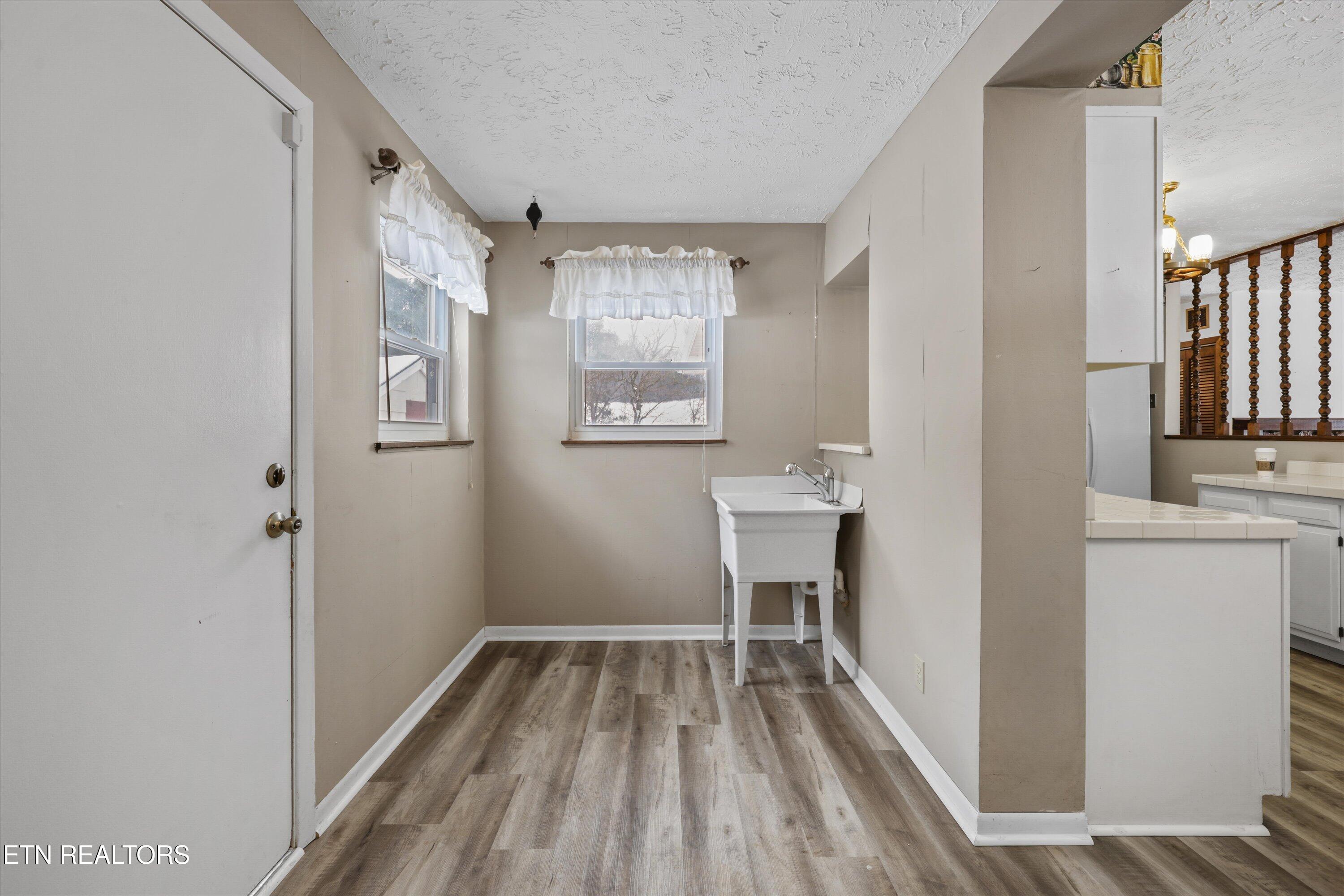 359 E Wolf Valley Road Heiskell TN 37754