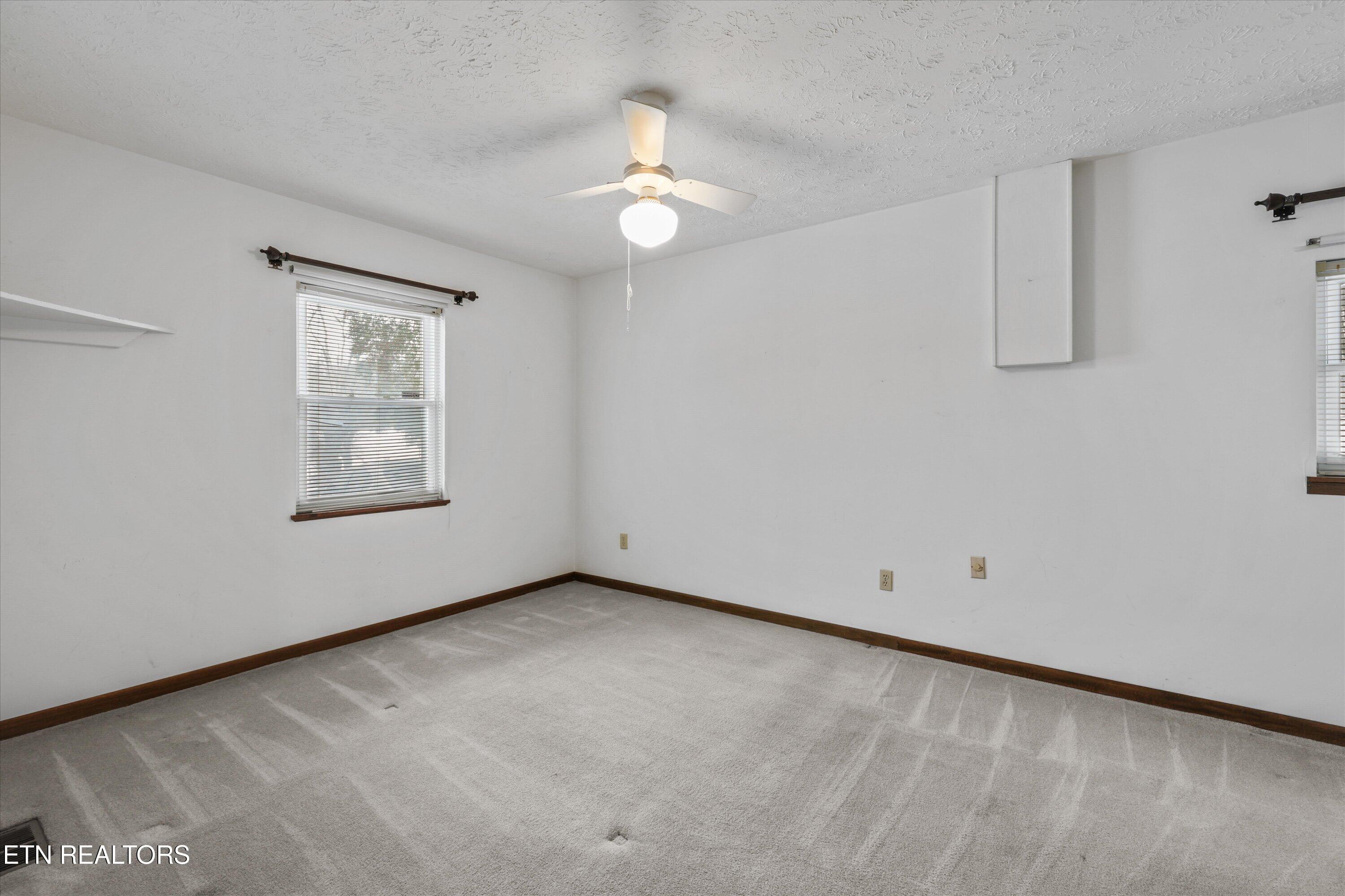 359 E Wolf Valley Road Heiskell TN 37754