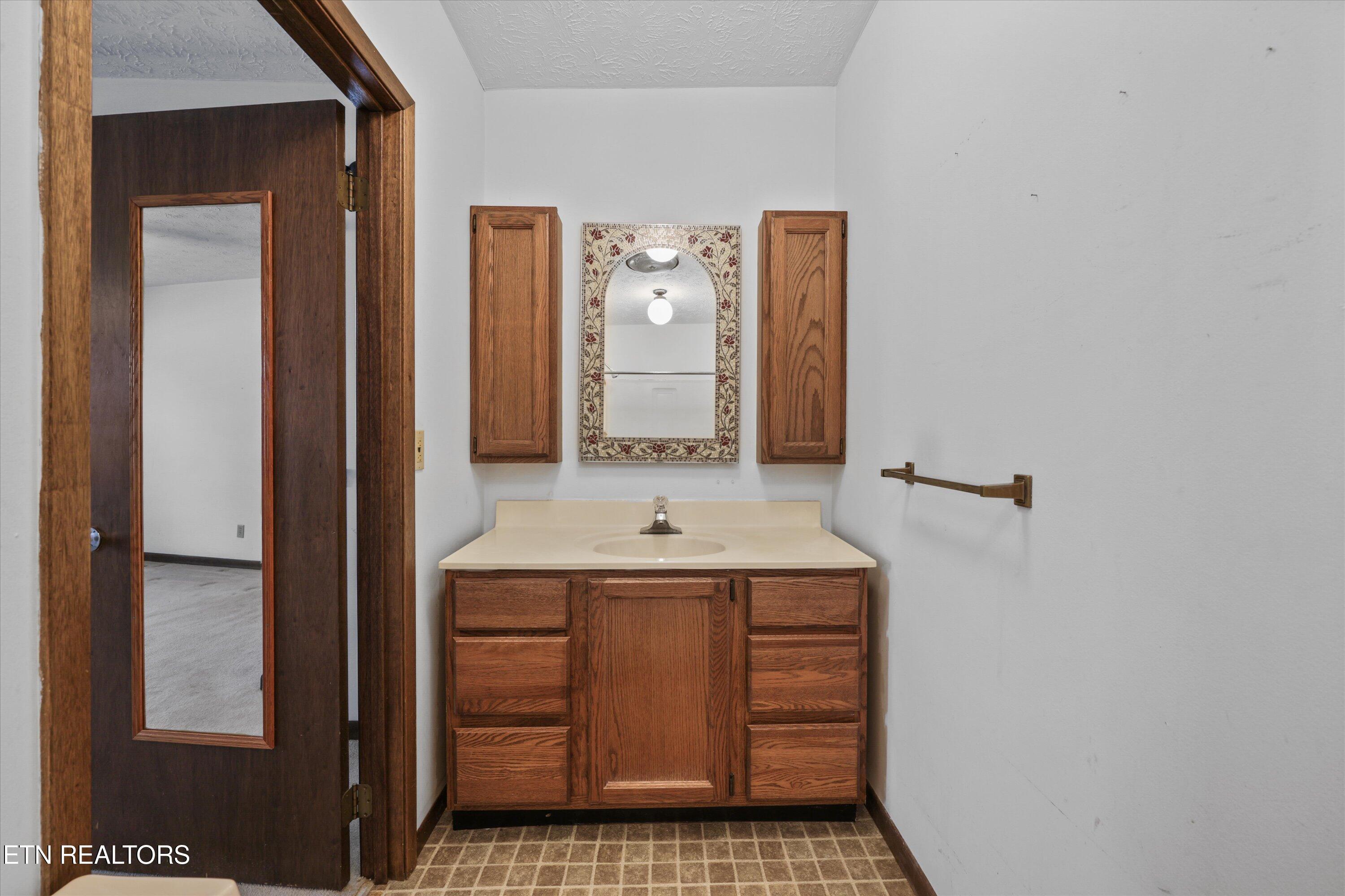 359 E Wolf Valley Road Heiskell TN 37754