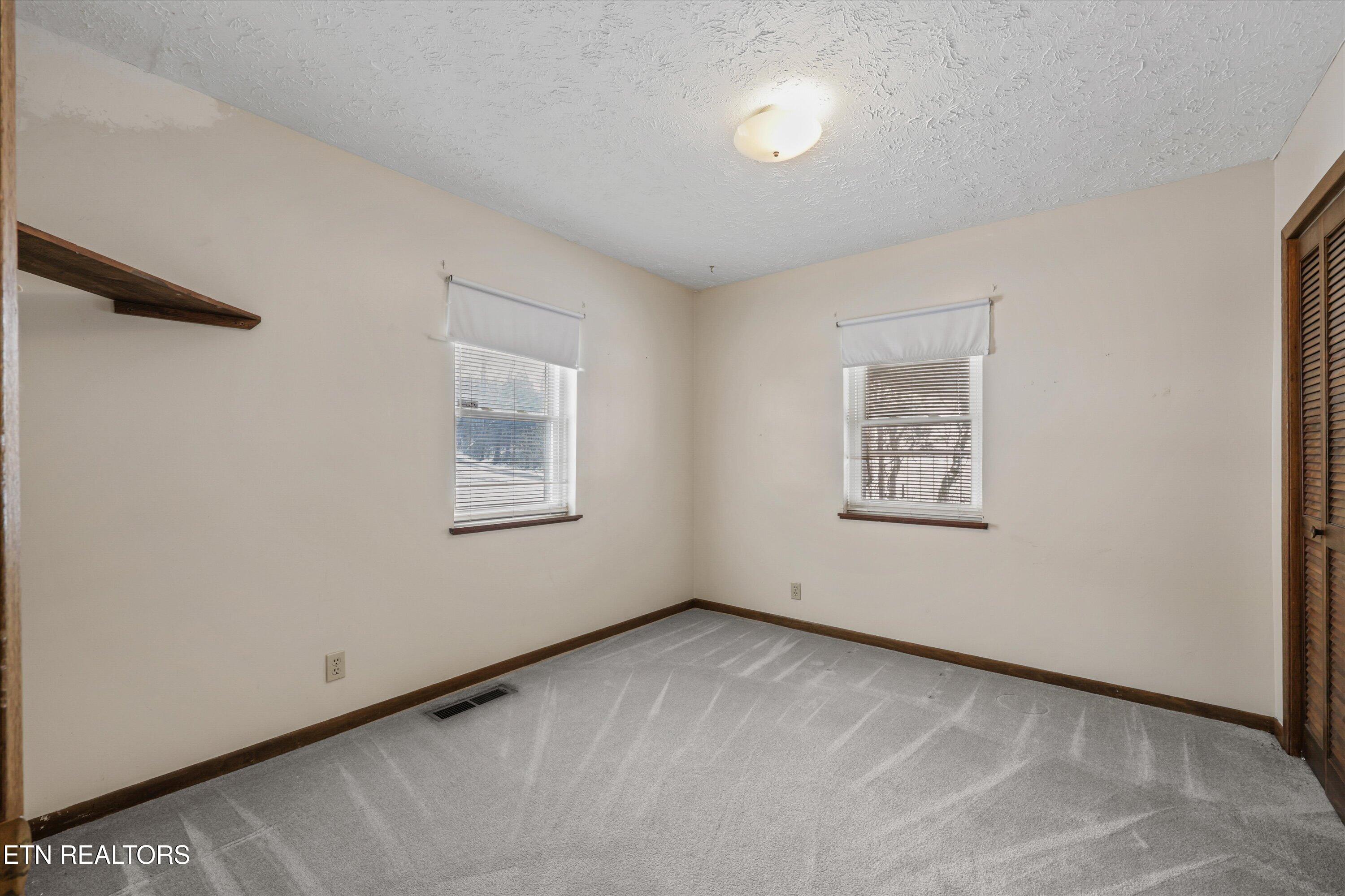 359 E Wolf Valley Road Heiskell TN 37754