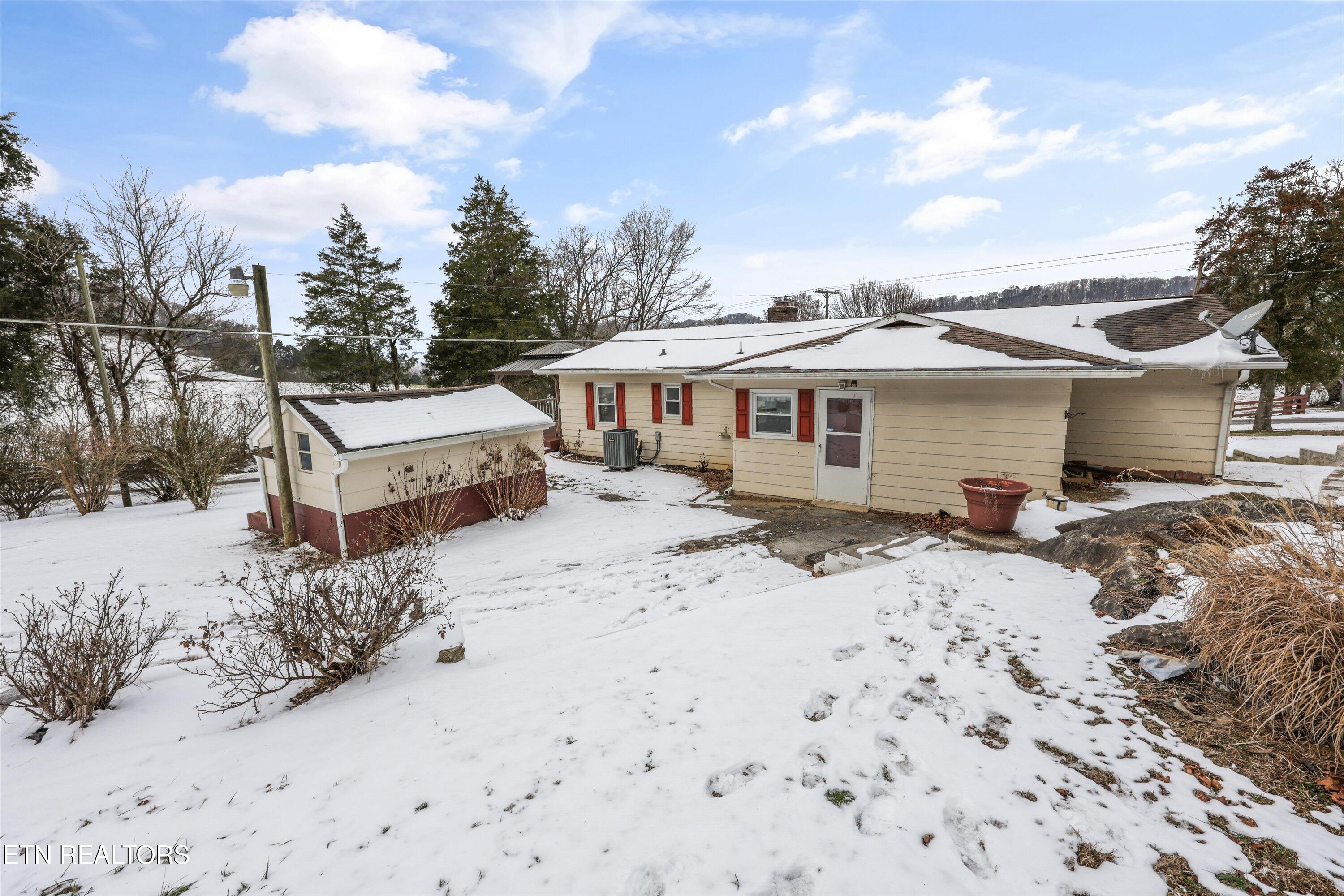 359 E Wolf Valley Road Heiskell TN 37754