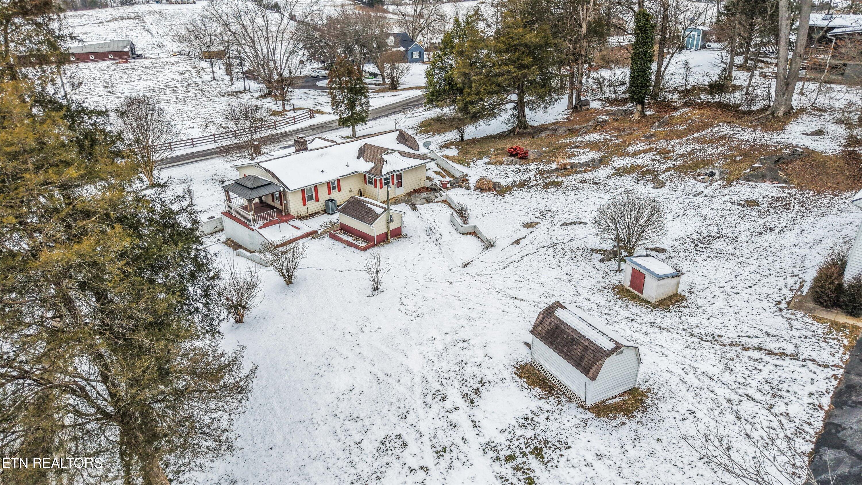 359 E Wolf Valley Road Heiskell TN 37754
