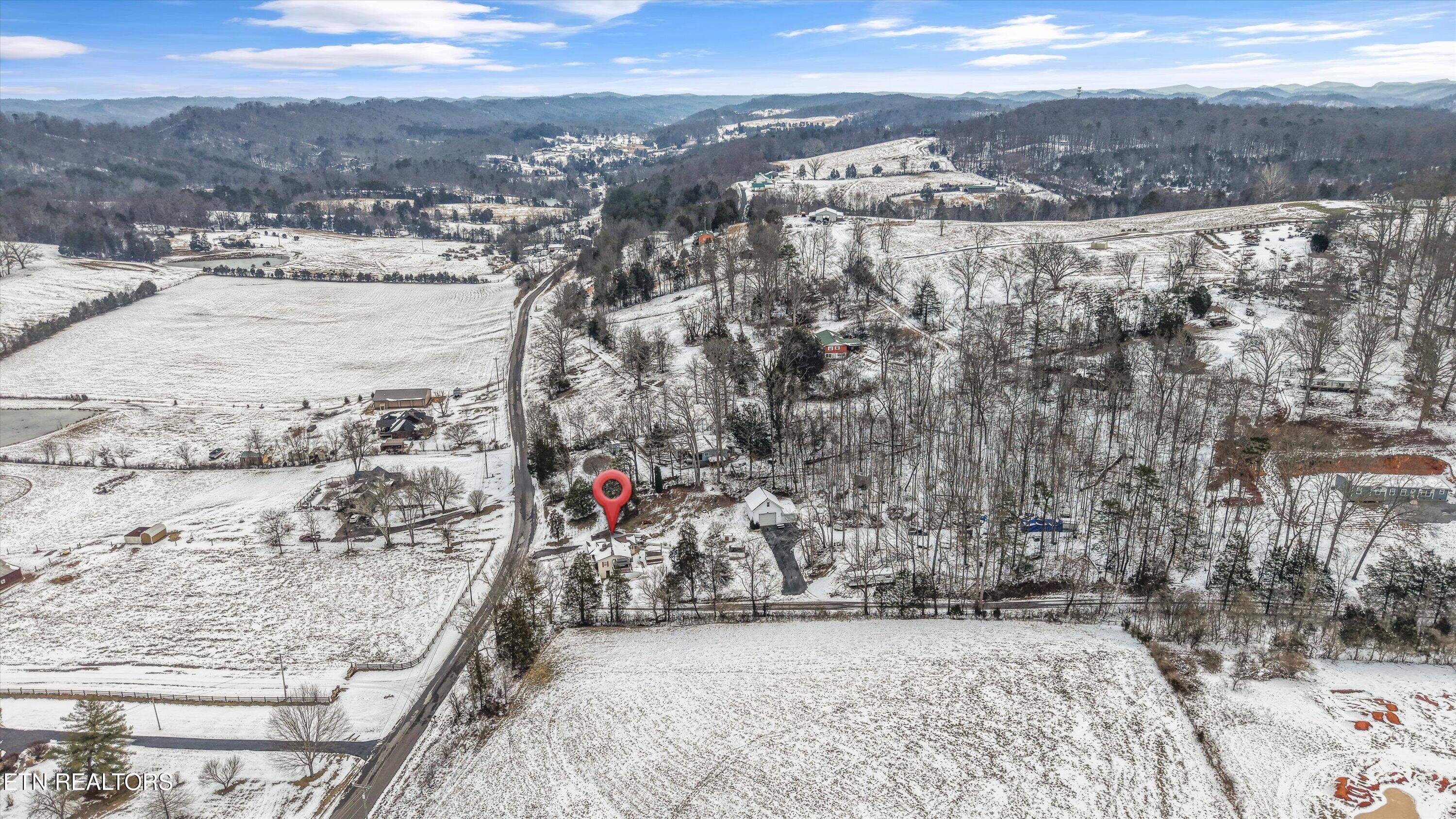 359 E Wolf Valley Road Heiskell TN 37754