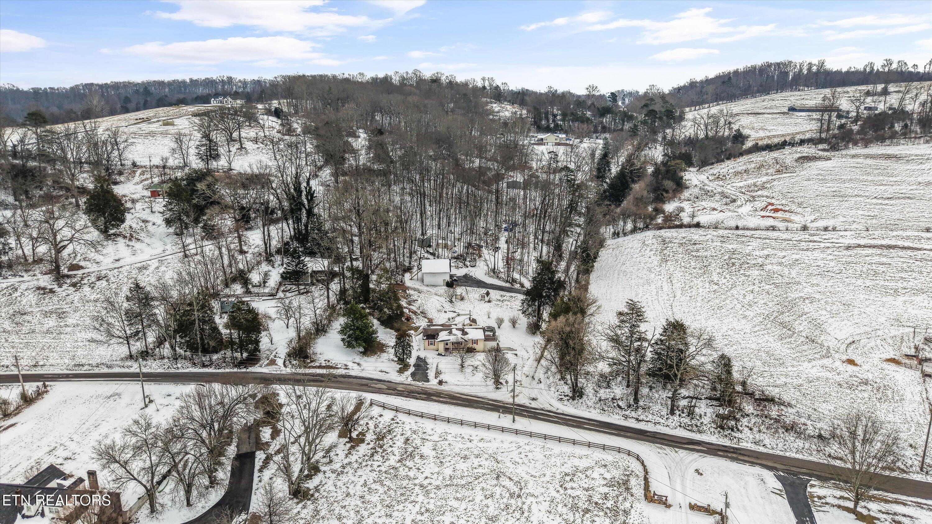 359 E Wolf Valley Road Heiskell TN 37754