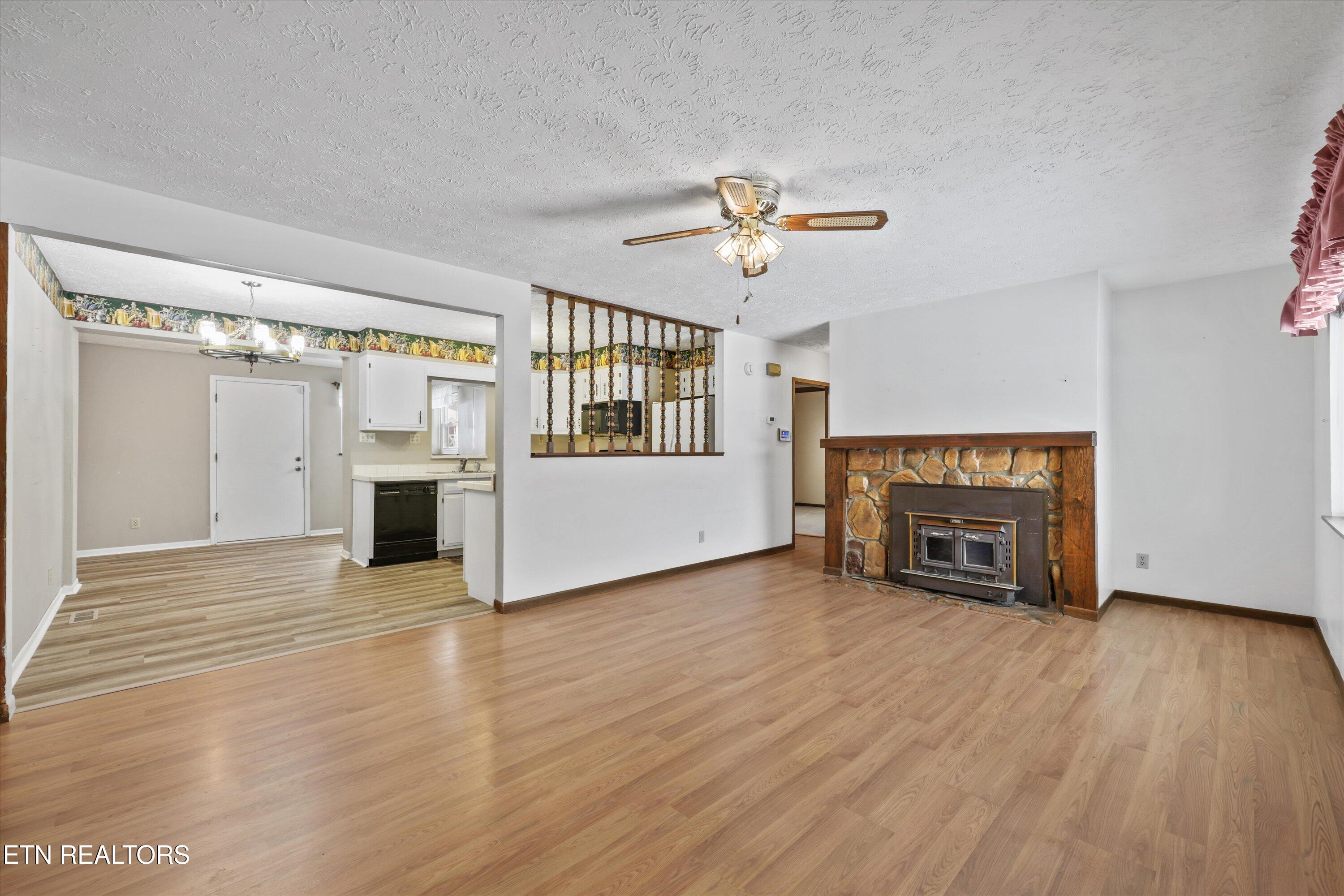 359 E Wolf Valley Road Heiskell TN 37754