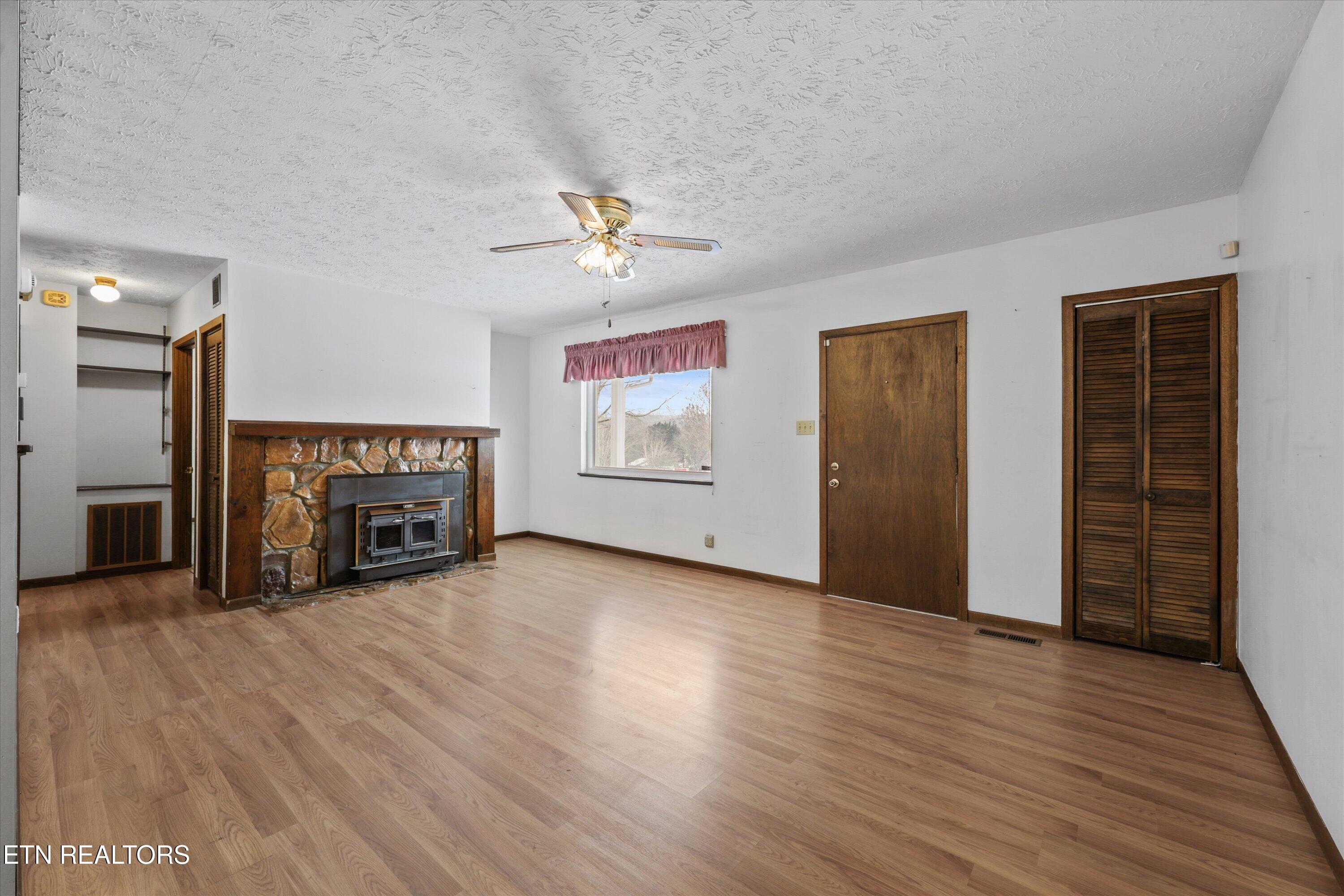 359 E Wolf Valley Road Heiskell TN 37754