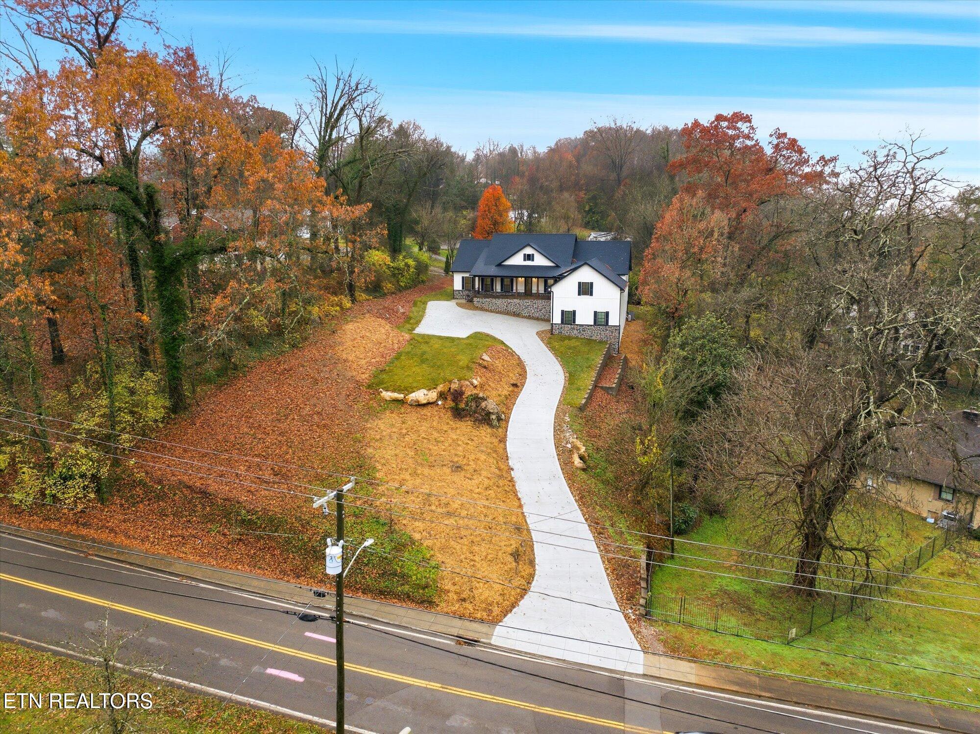 909 S Chilhowee Drive Knoxville TN 37914