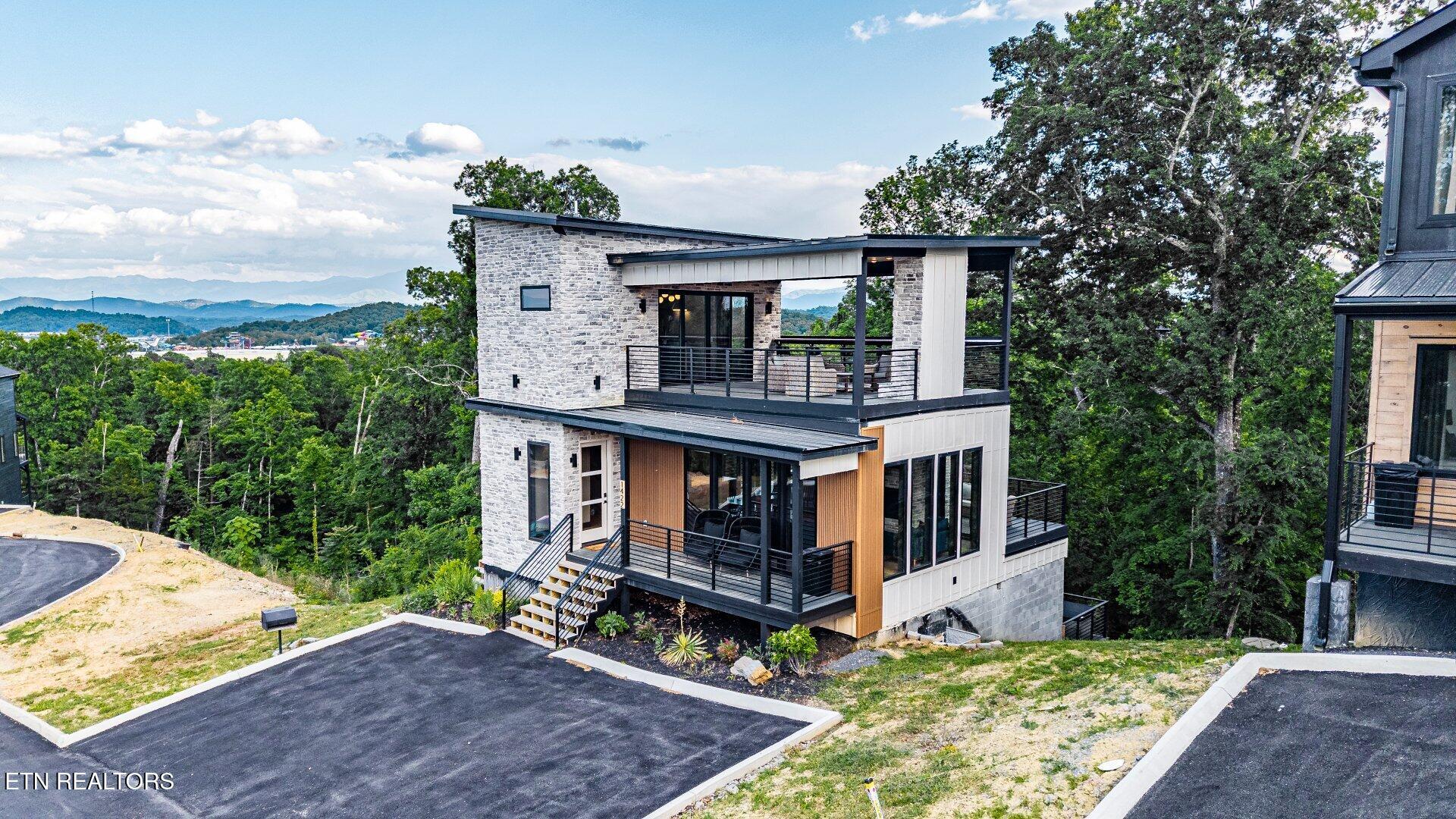 1422 Reedmont Way Sevierville TN 37876