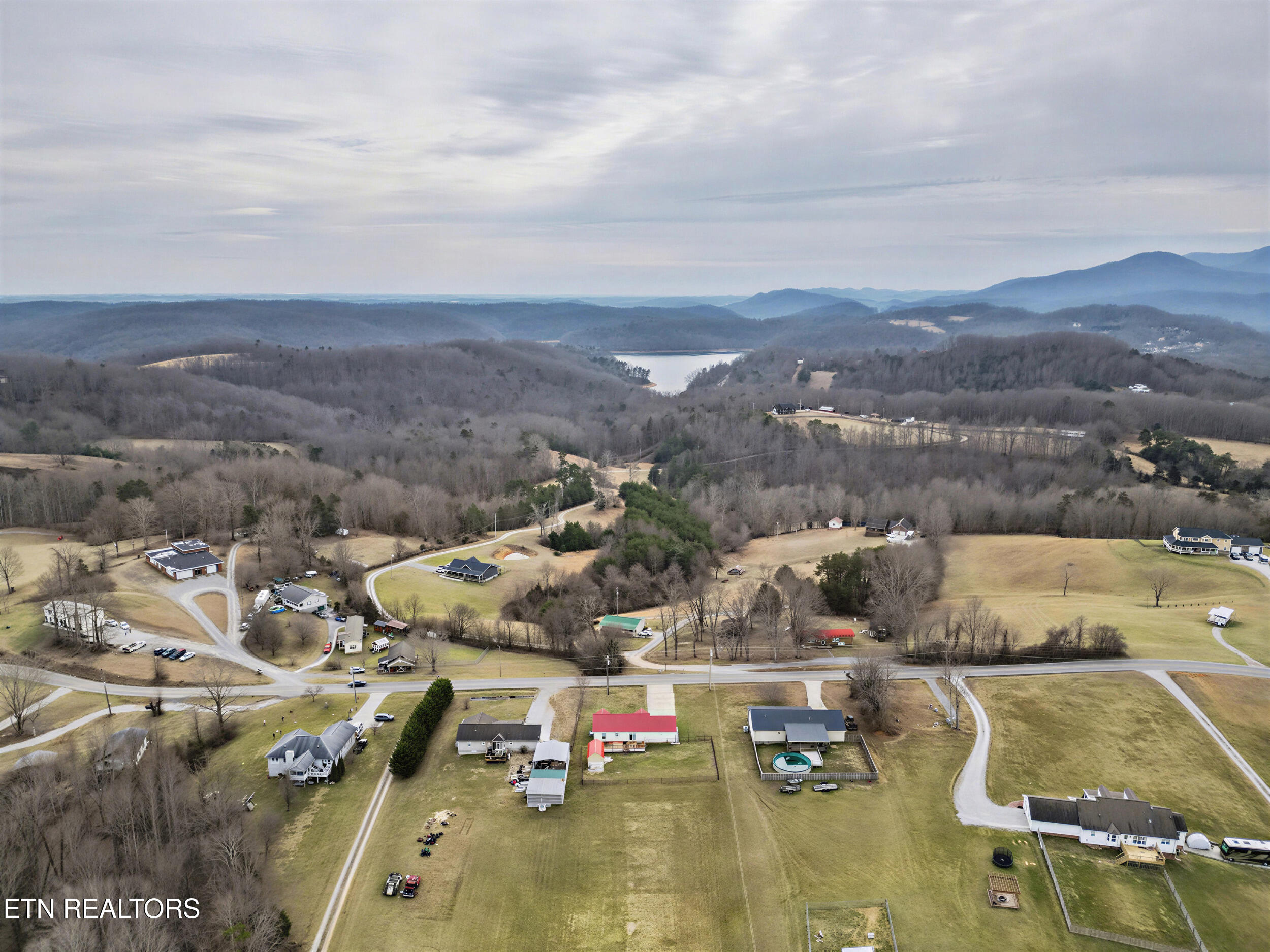 2833 Pinecrest Road Jacksboro TN 37757