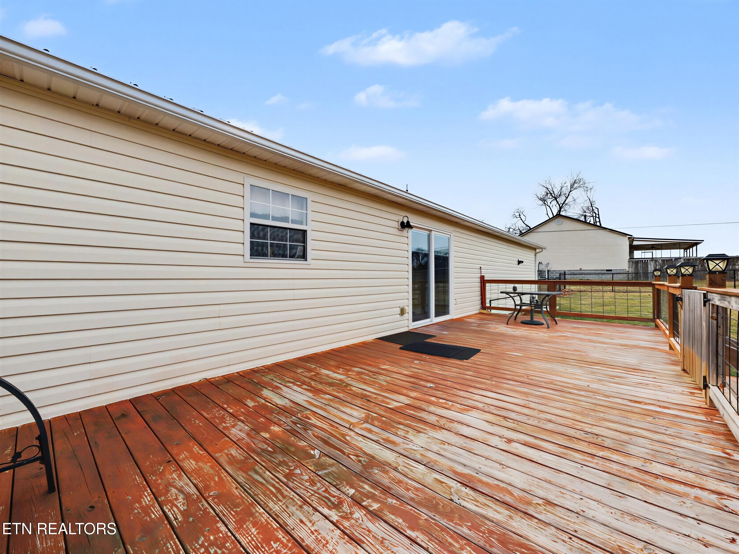 2833 Pinecrest Road Jacksboro TN 37757