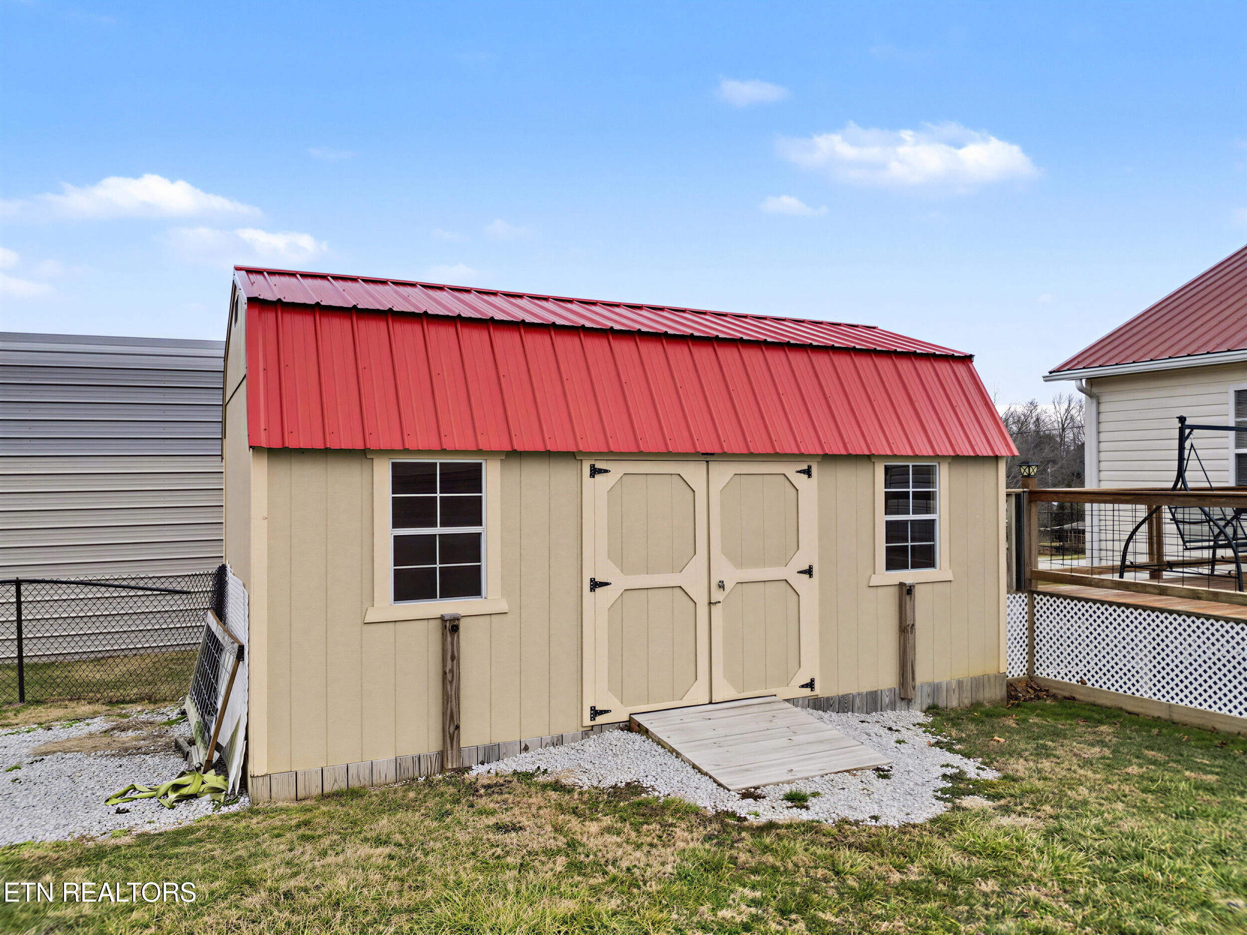 2833 Pinecrest Road Jacksboro TN 37757