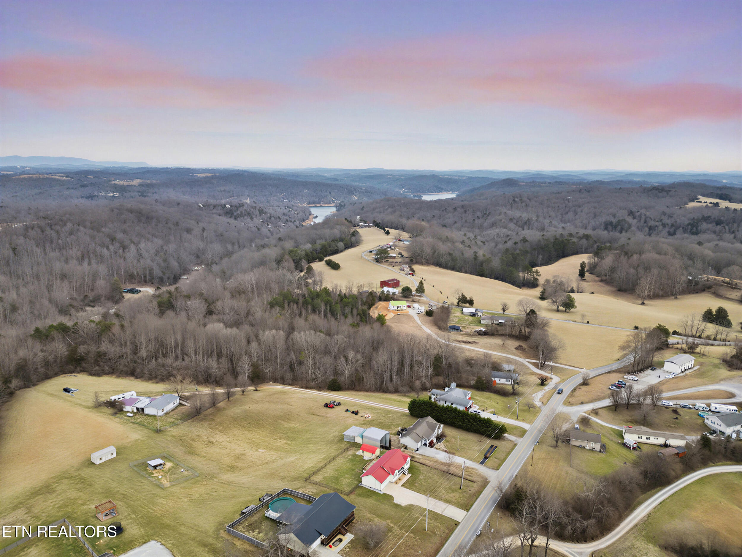 2833 Pinecrest Road Jacksboro TN 37757