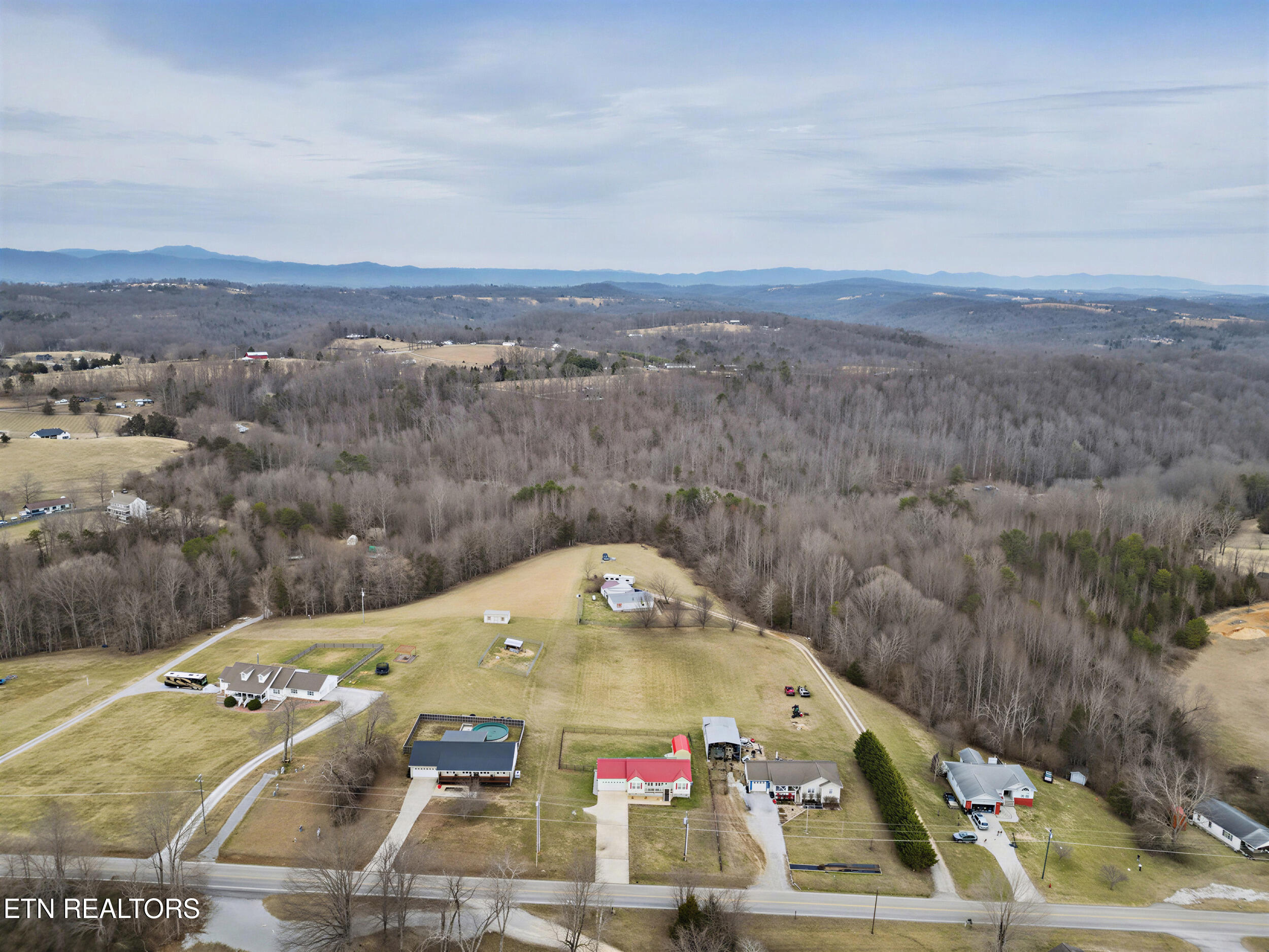 2833 Pinecrest Road Jacksboro TN 37757