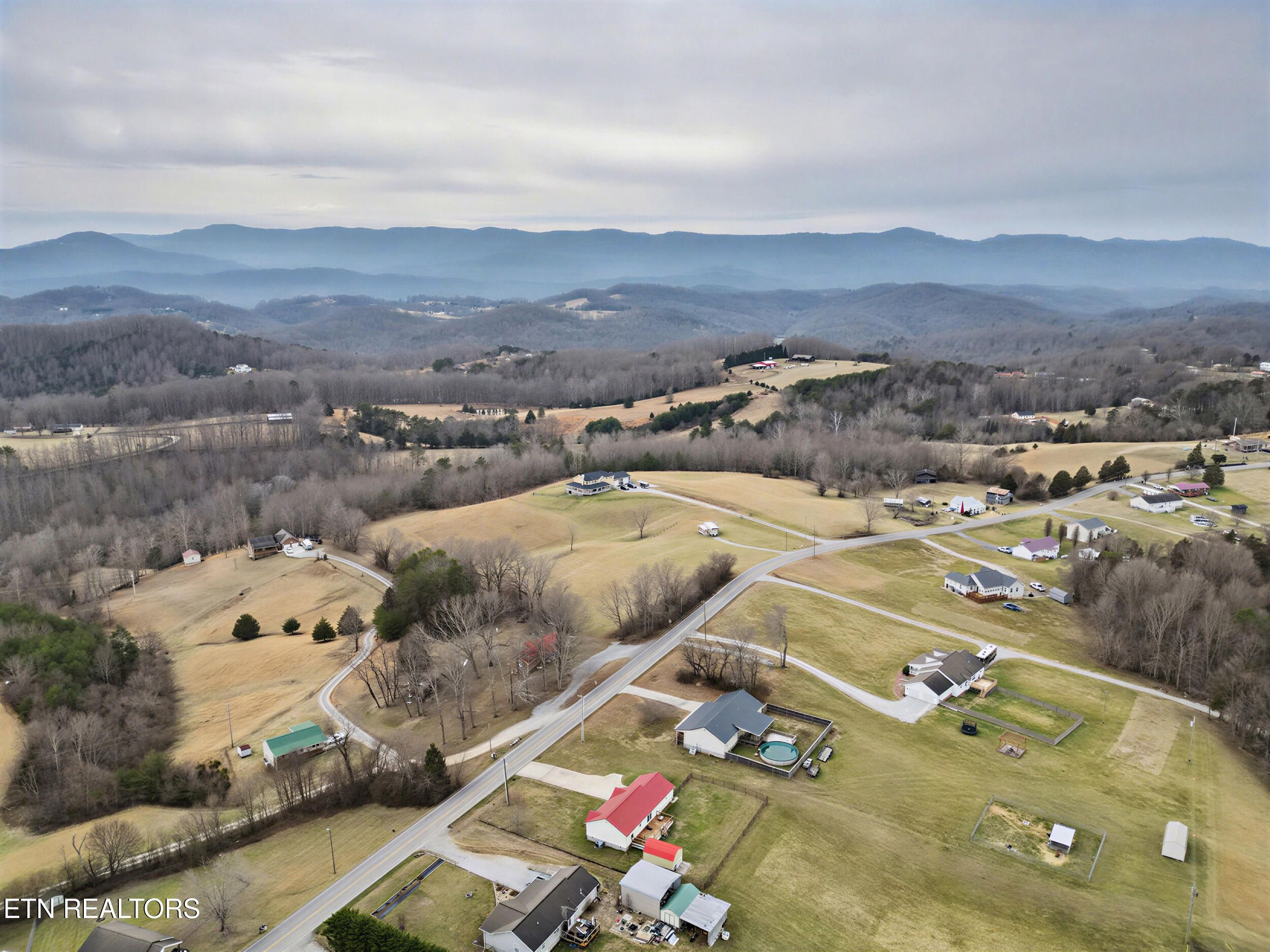 2833 Pinecrest Road Jacksboro TN 37757