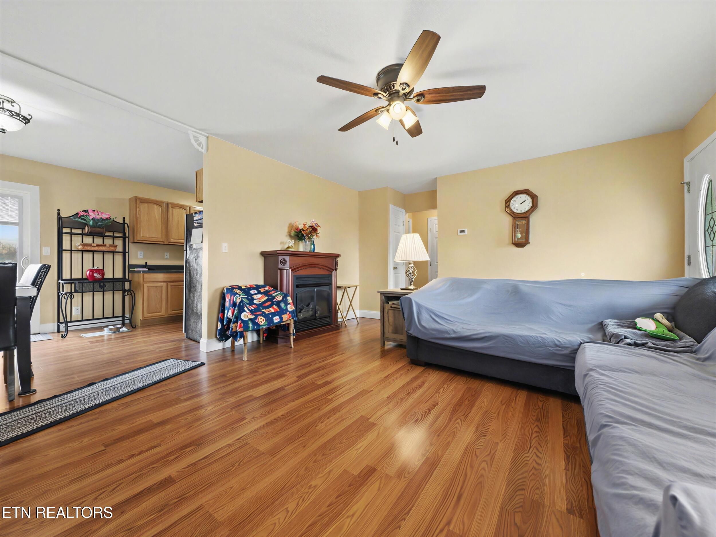 2833 Pinecrest Road Jacksboro TN 37757