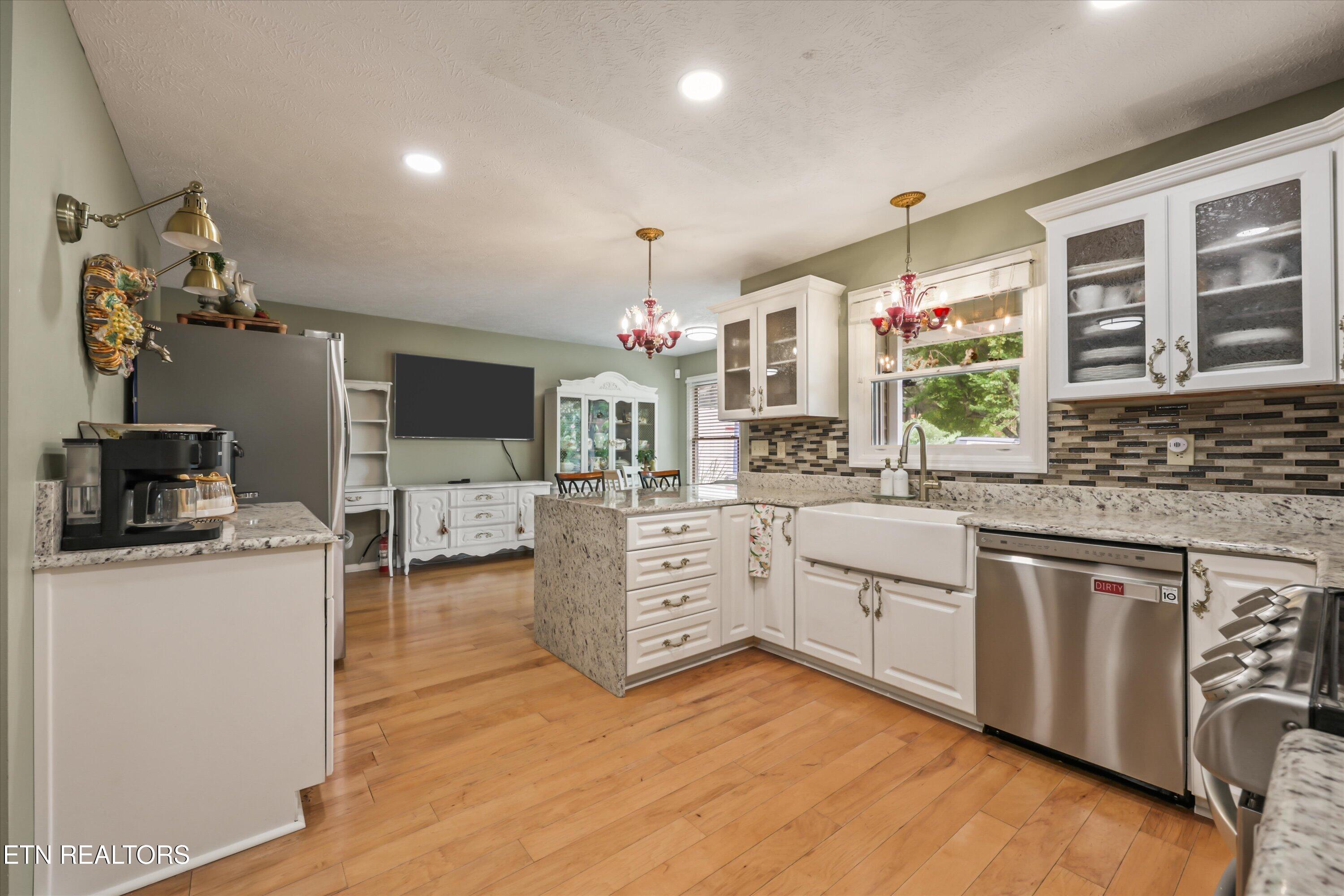 511 Mariner Point Drive Clinton TN 37716