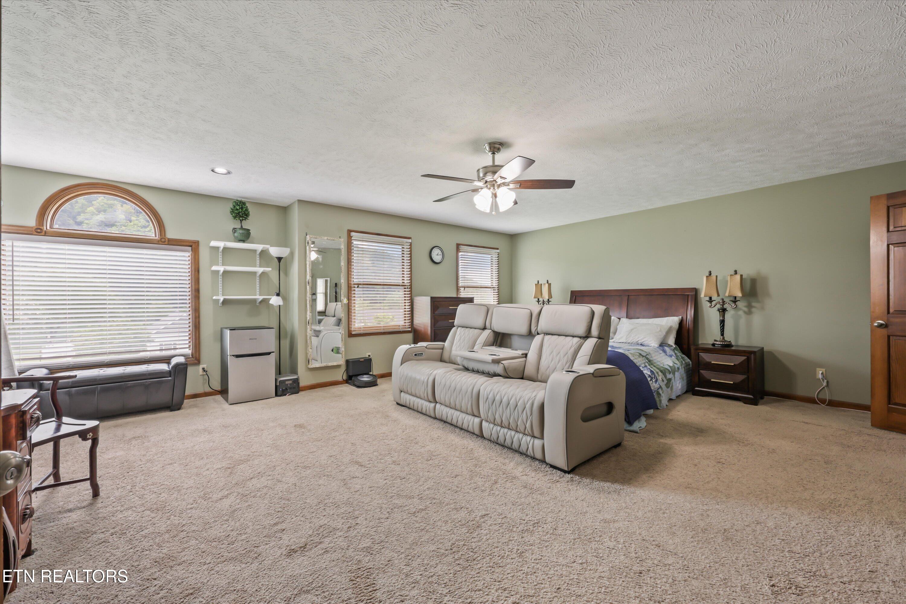 511 Mariner Point Drive Clinton TN 37716