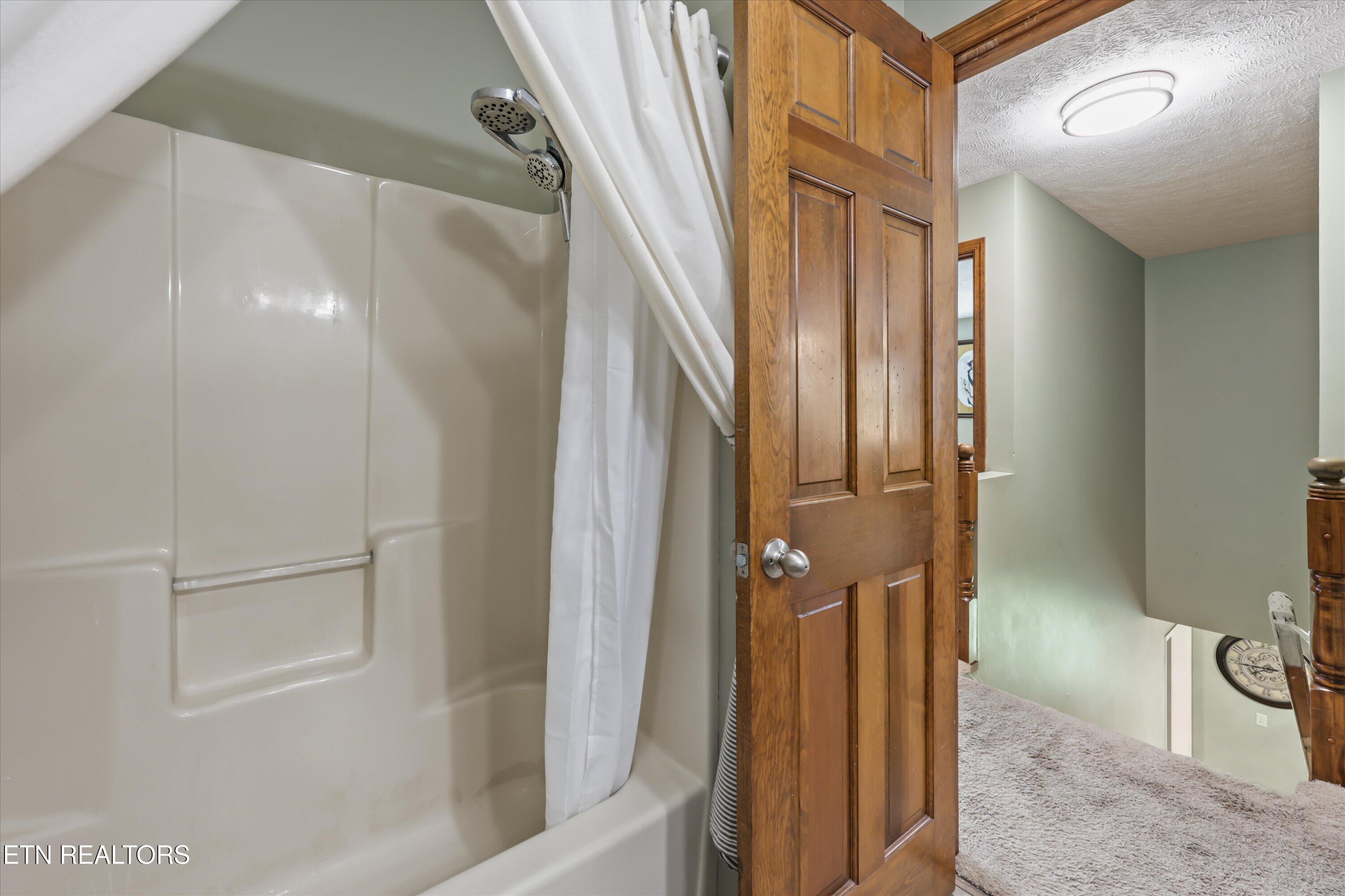 511 Mariner Point Drive Clinton TN 37716