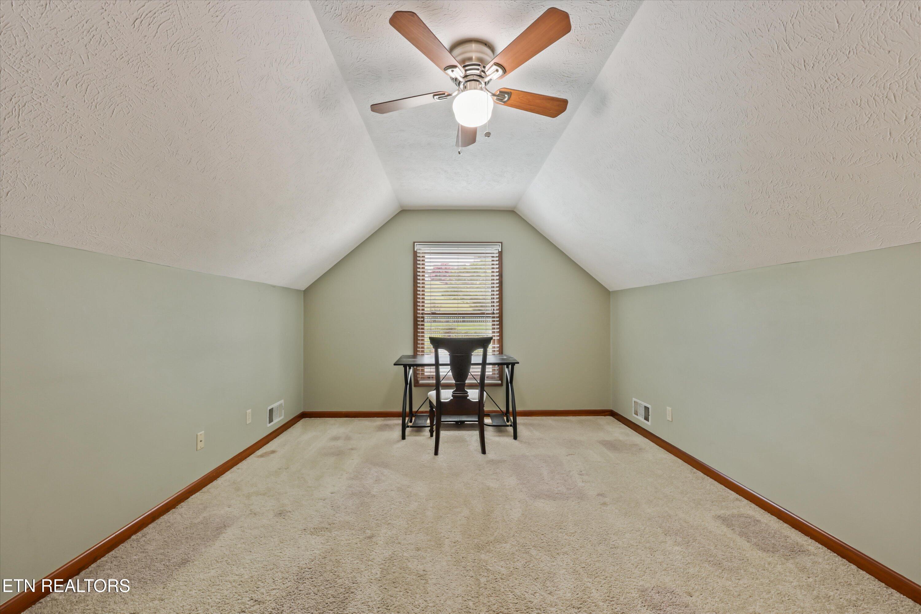 511 Mariner Point Drive Clinton TN 37716