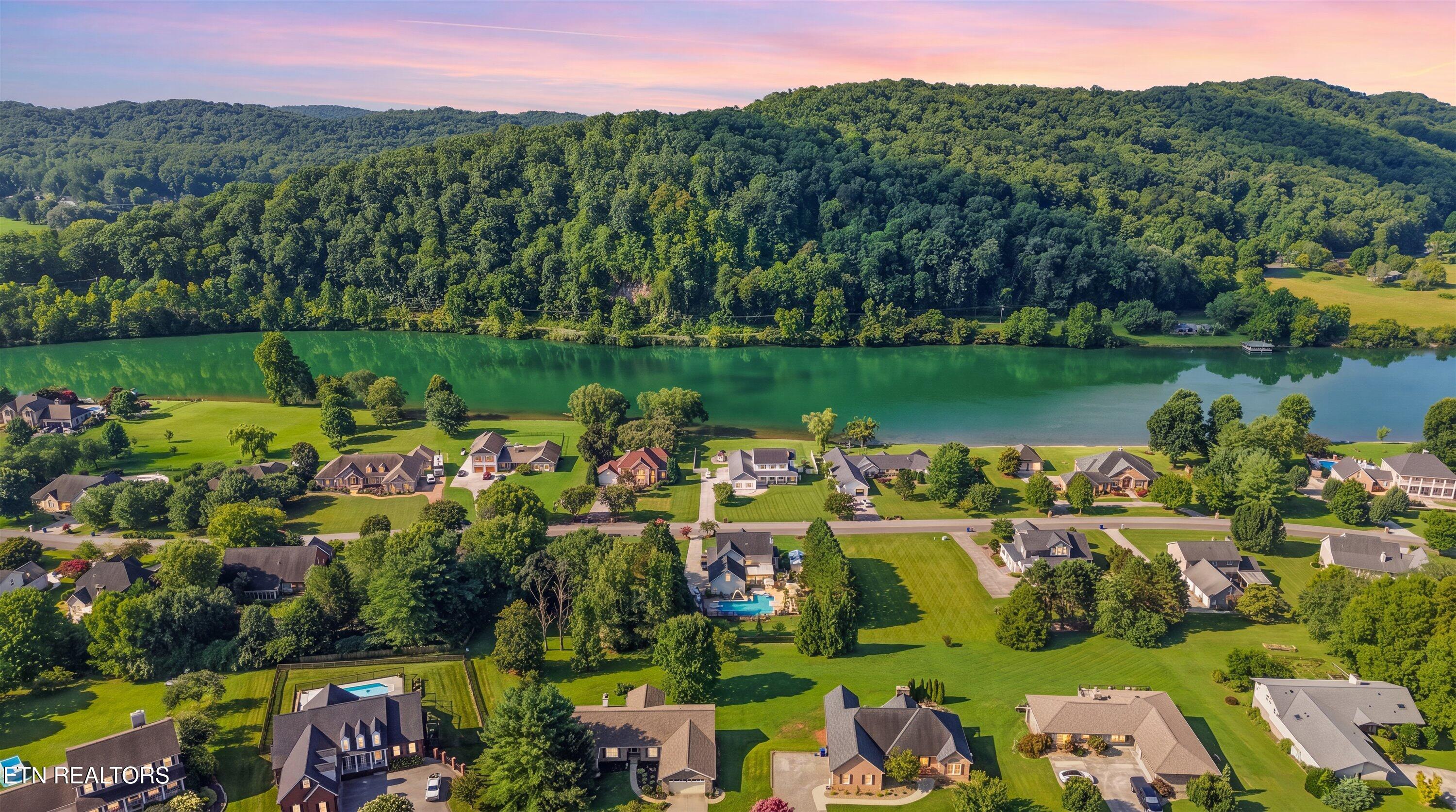 511 Mariner Point Drive Clinton TN 37716