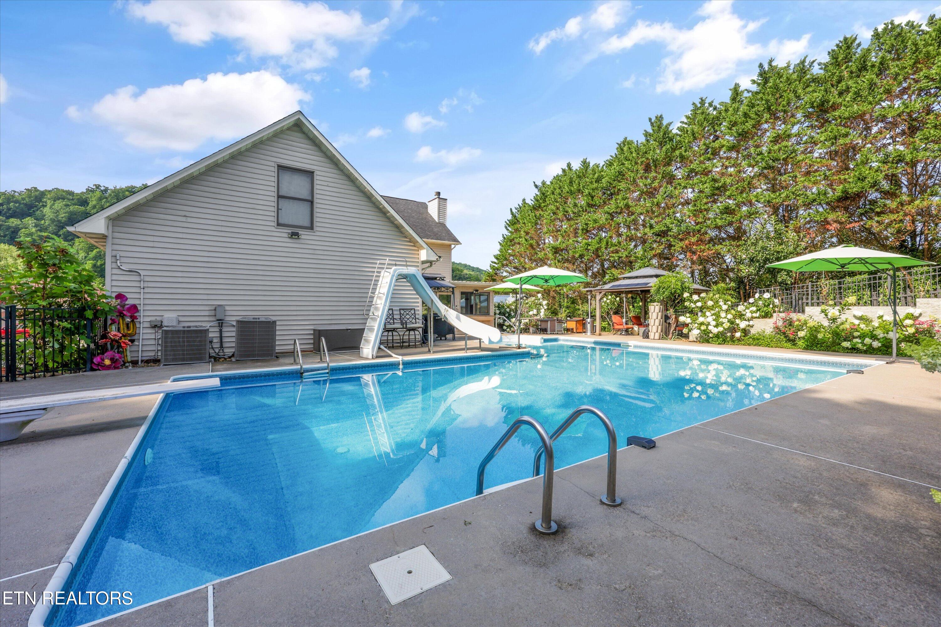 511 Mariner Point Drive Clinton TN 37716
