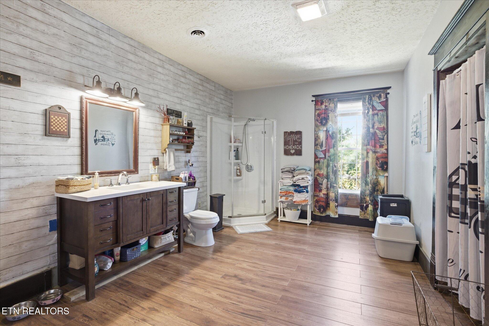 8179 Tennessee 131 Washburn TN 37888