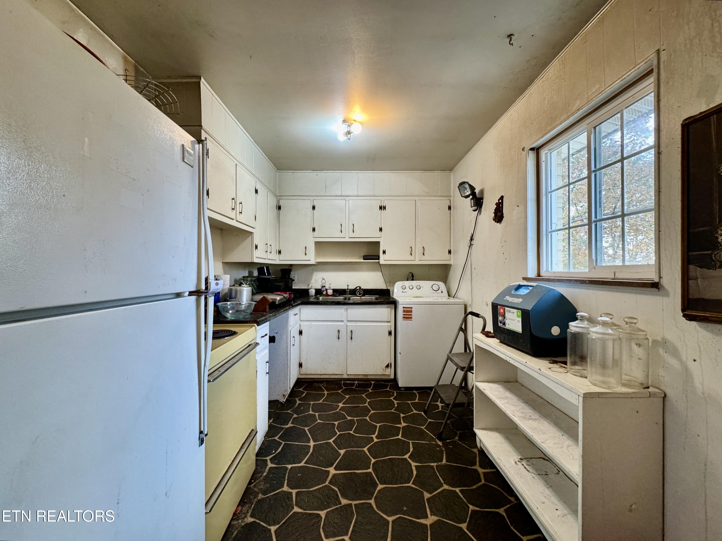 513 W Ridgecrest Drive Kingston TN 37763