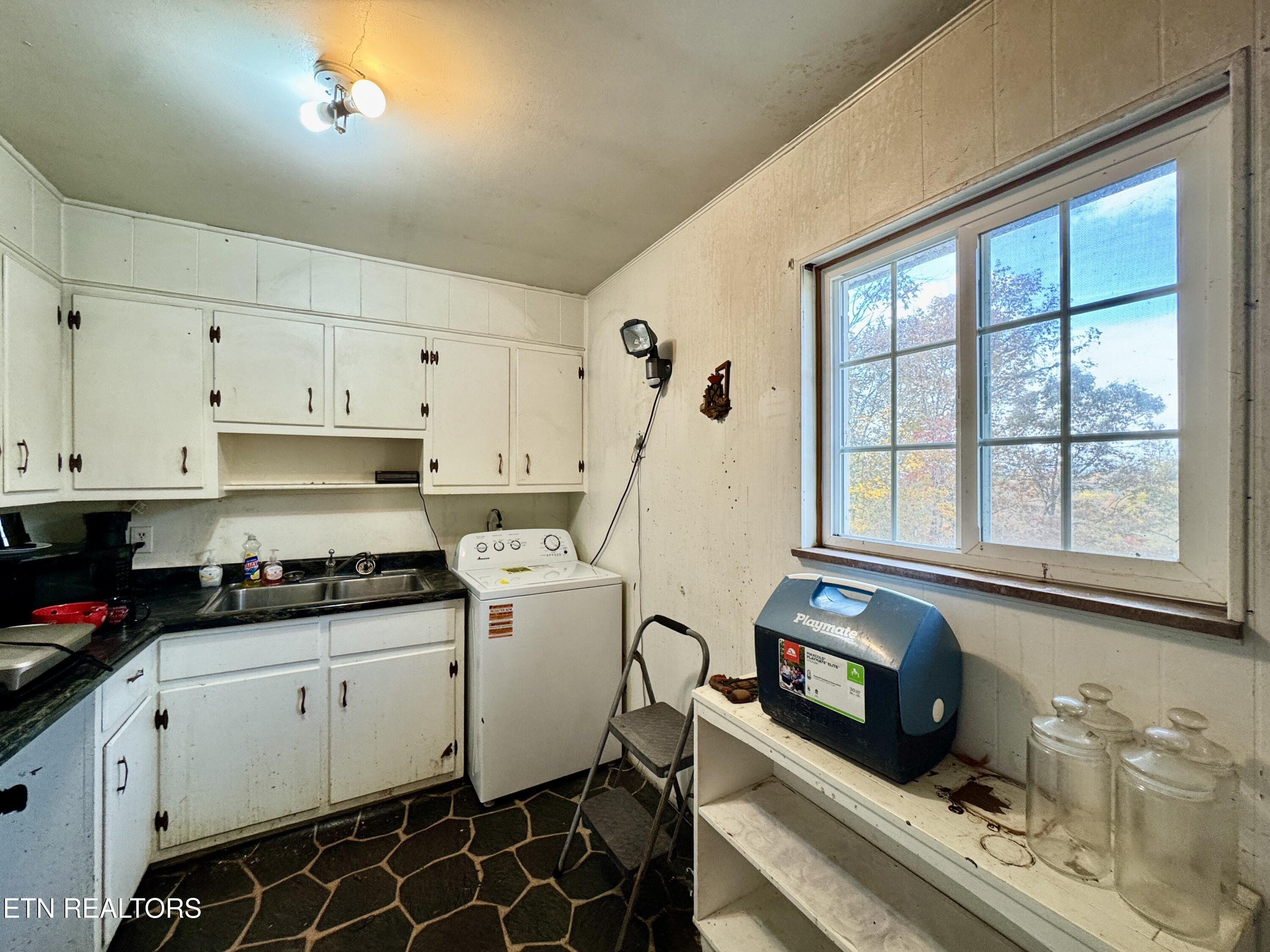 513 W Ridgecrest Drive Kingston TN 37763