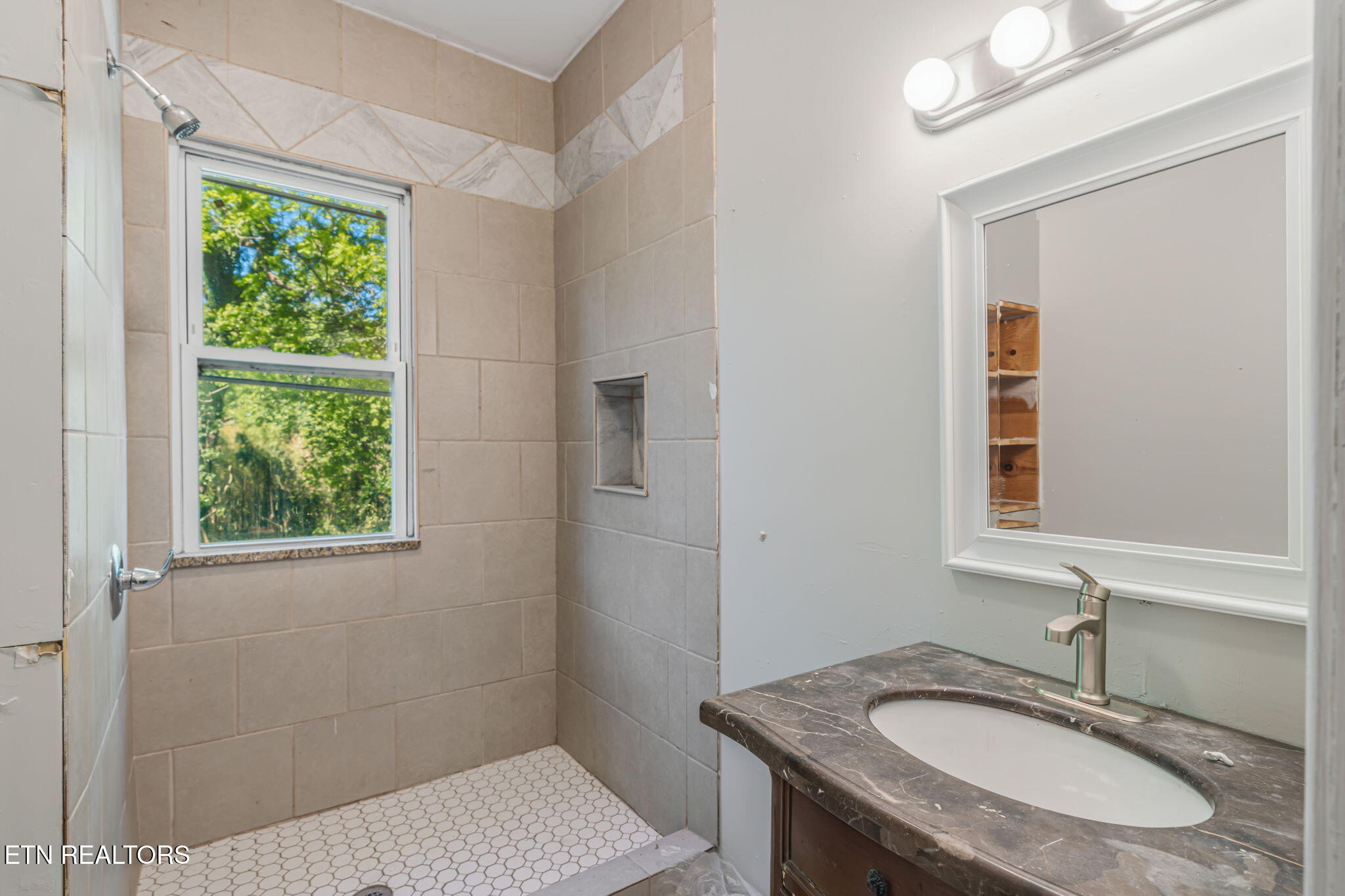 419 W Rockwood Street Rockwood TN 37854